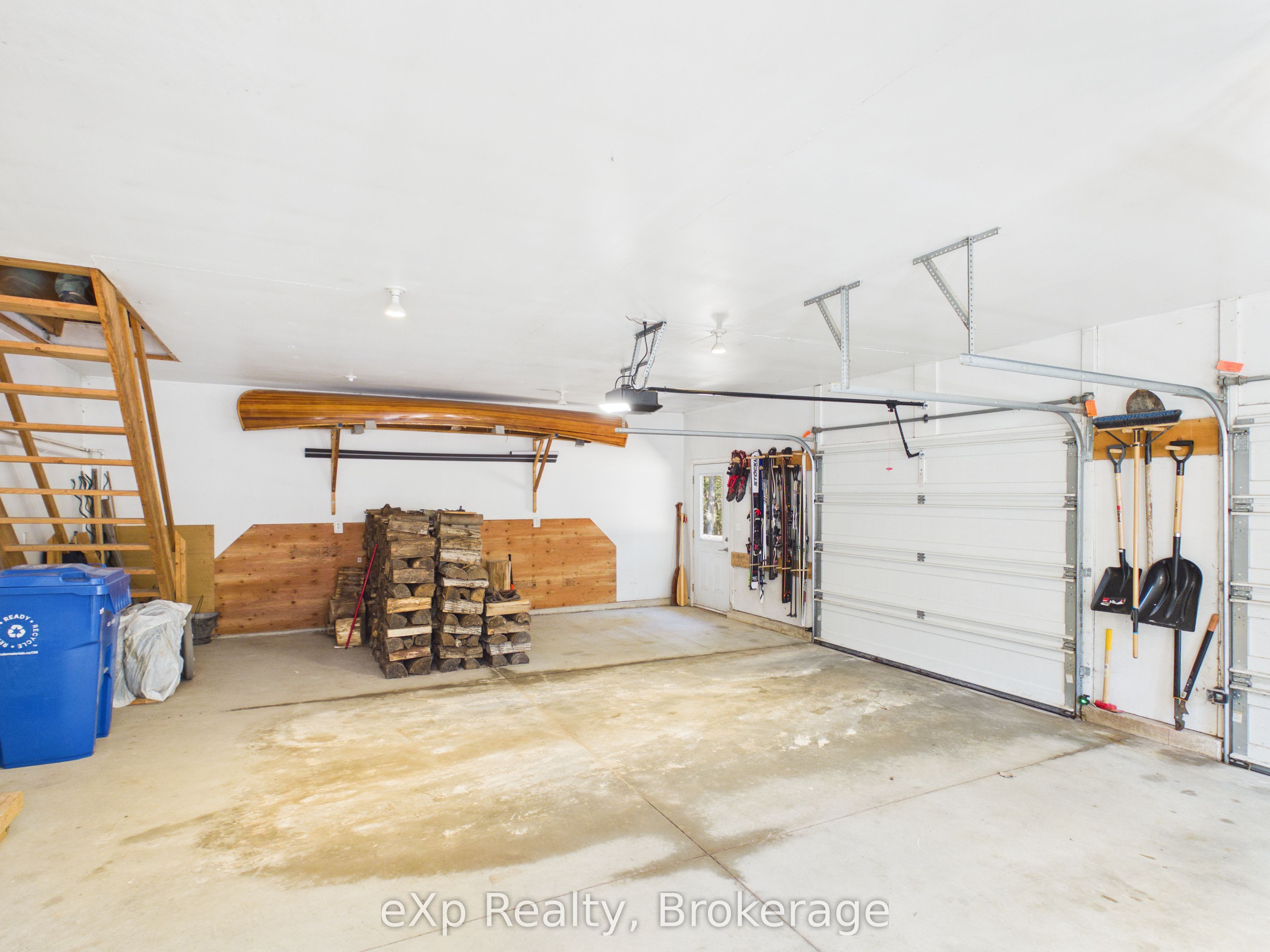 303709 South Line Property Photo 41