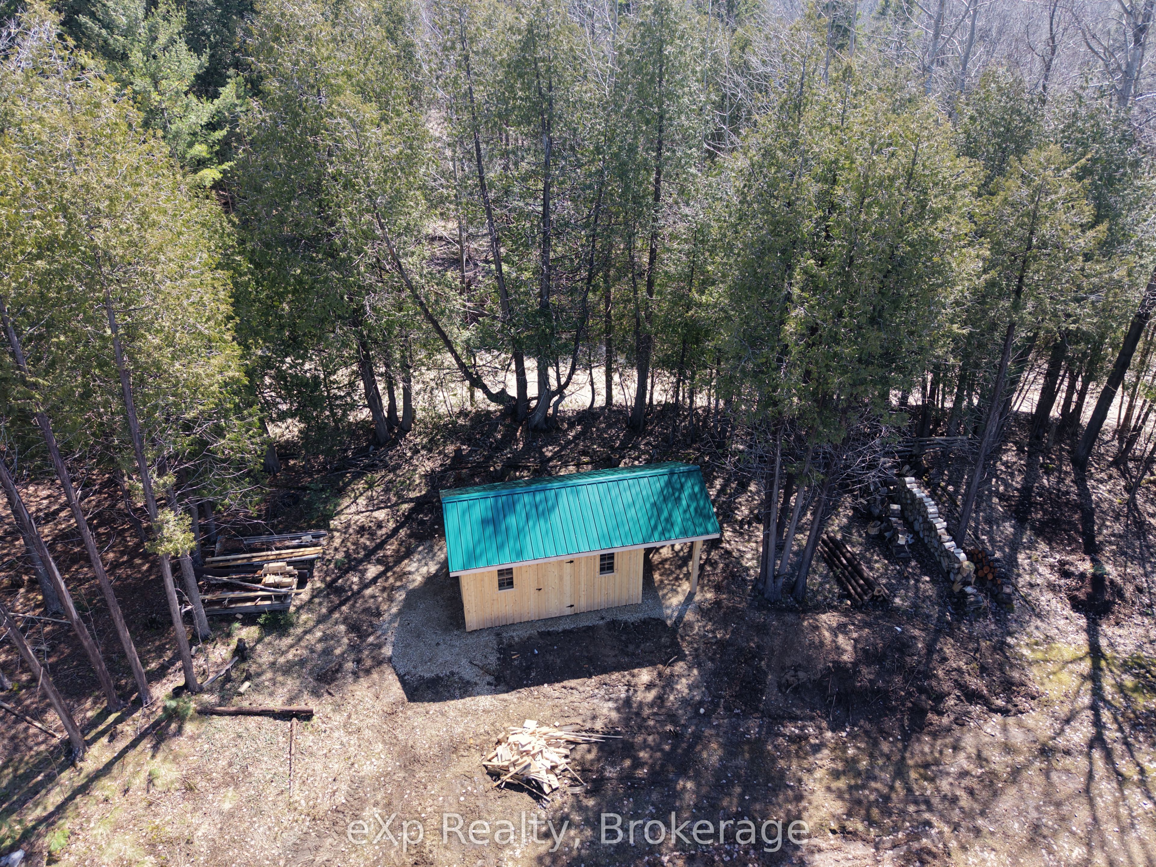 303709 South Line Property Photo 45