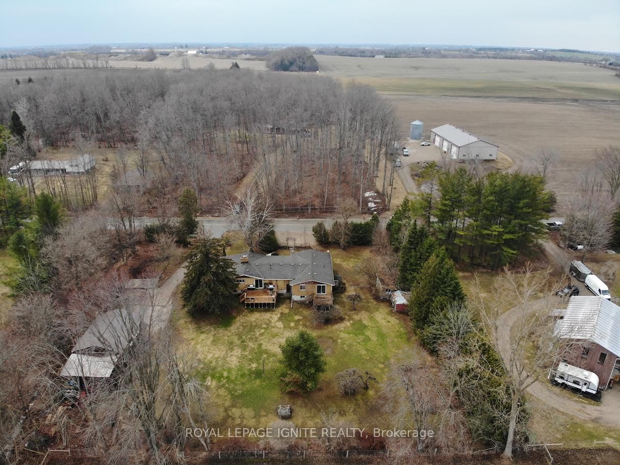 5543 7th Line Property Photo 1