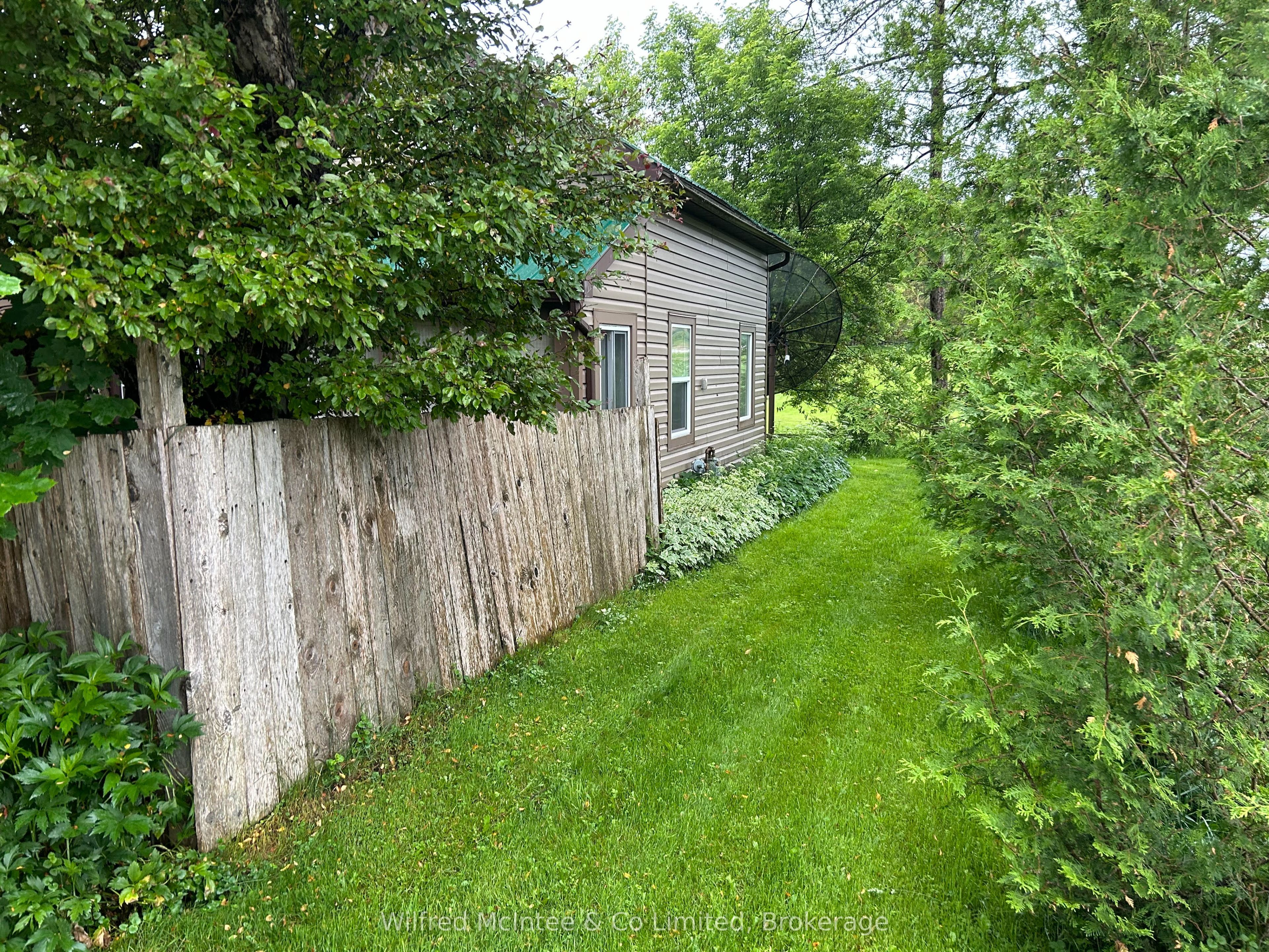 401866 Grey 4 Road Property Photo 3