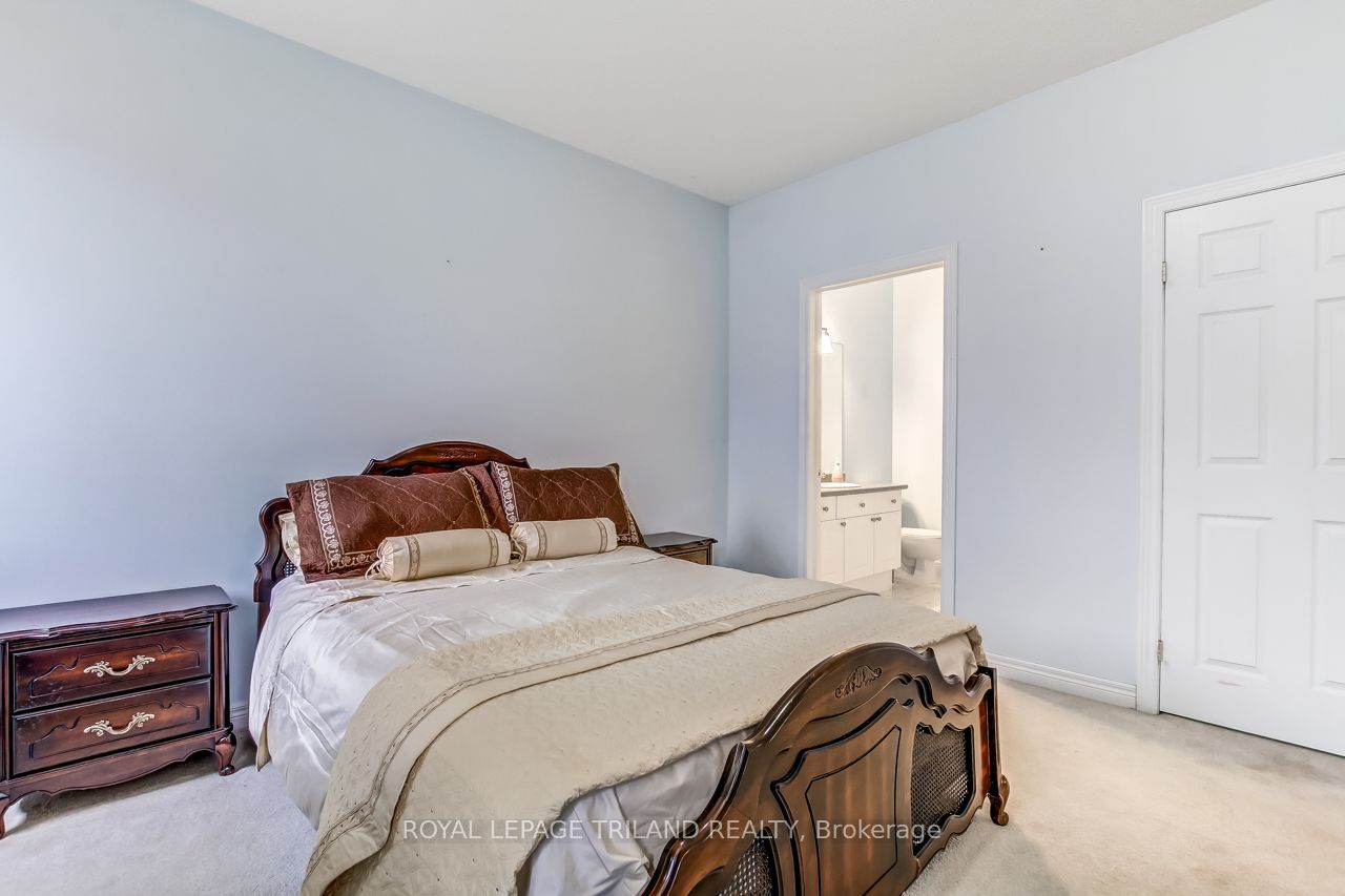 44 Edgevalley Road 47 Property Photo 18