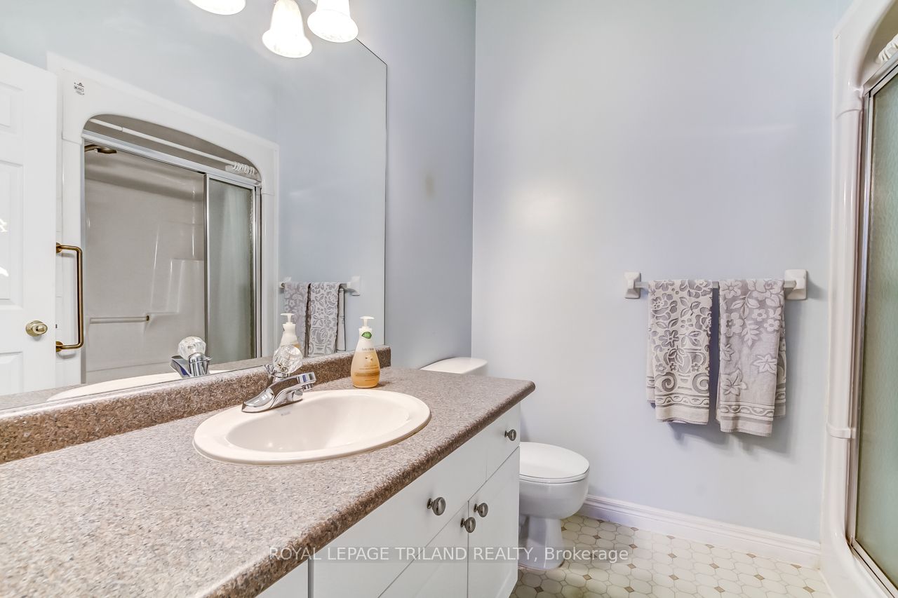 44 Edgevalley Road 47 Property Photo 19
