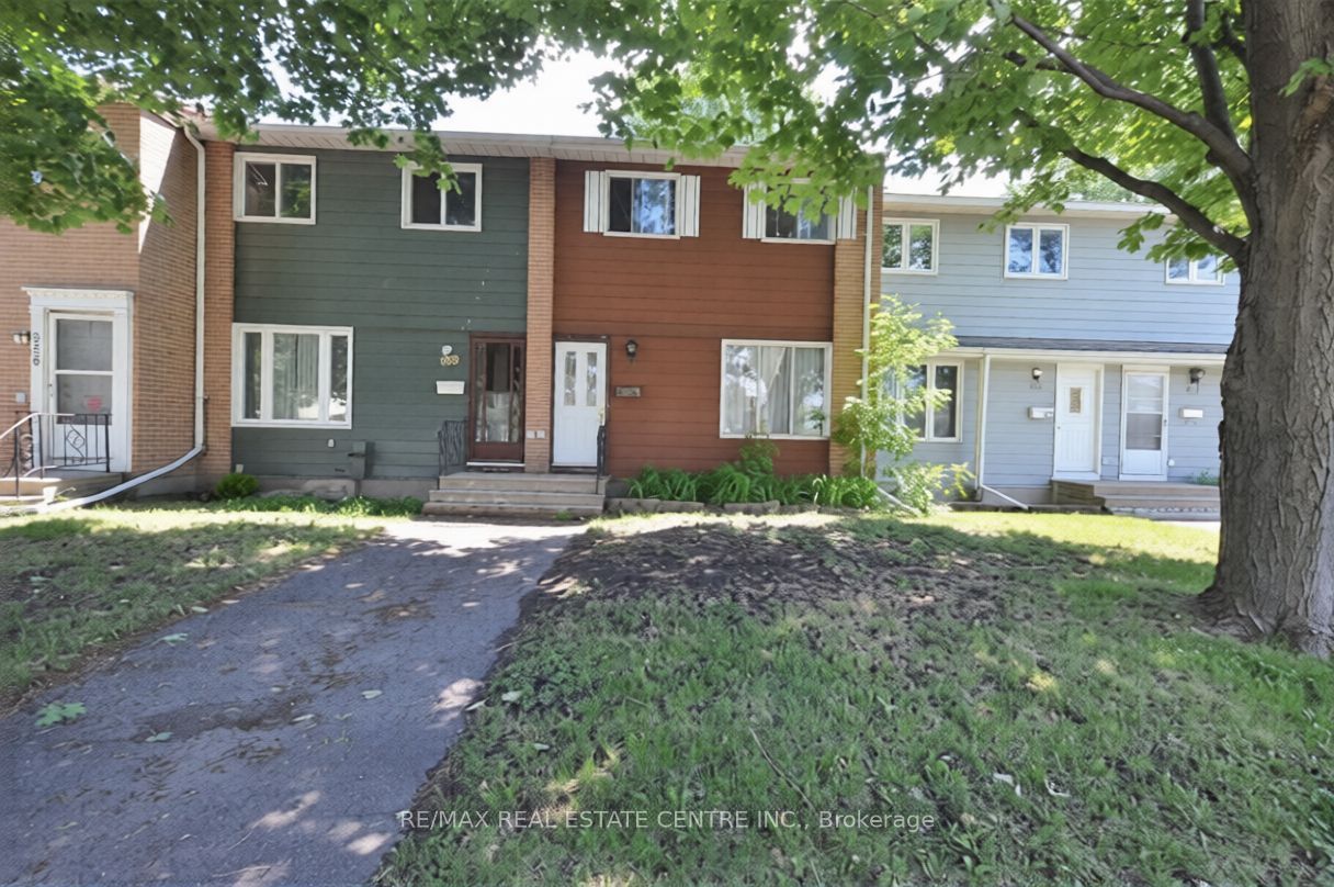 960 Meadowlands Drive Property Photo 1