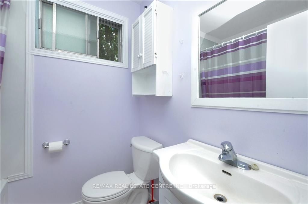 960 Meadowlands Drive Property Photo 7