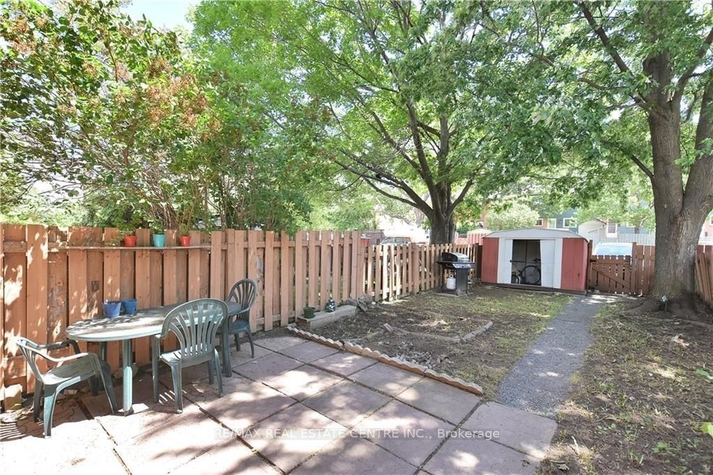 960 Meadowlands Drive Property Photo 13