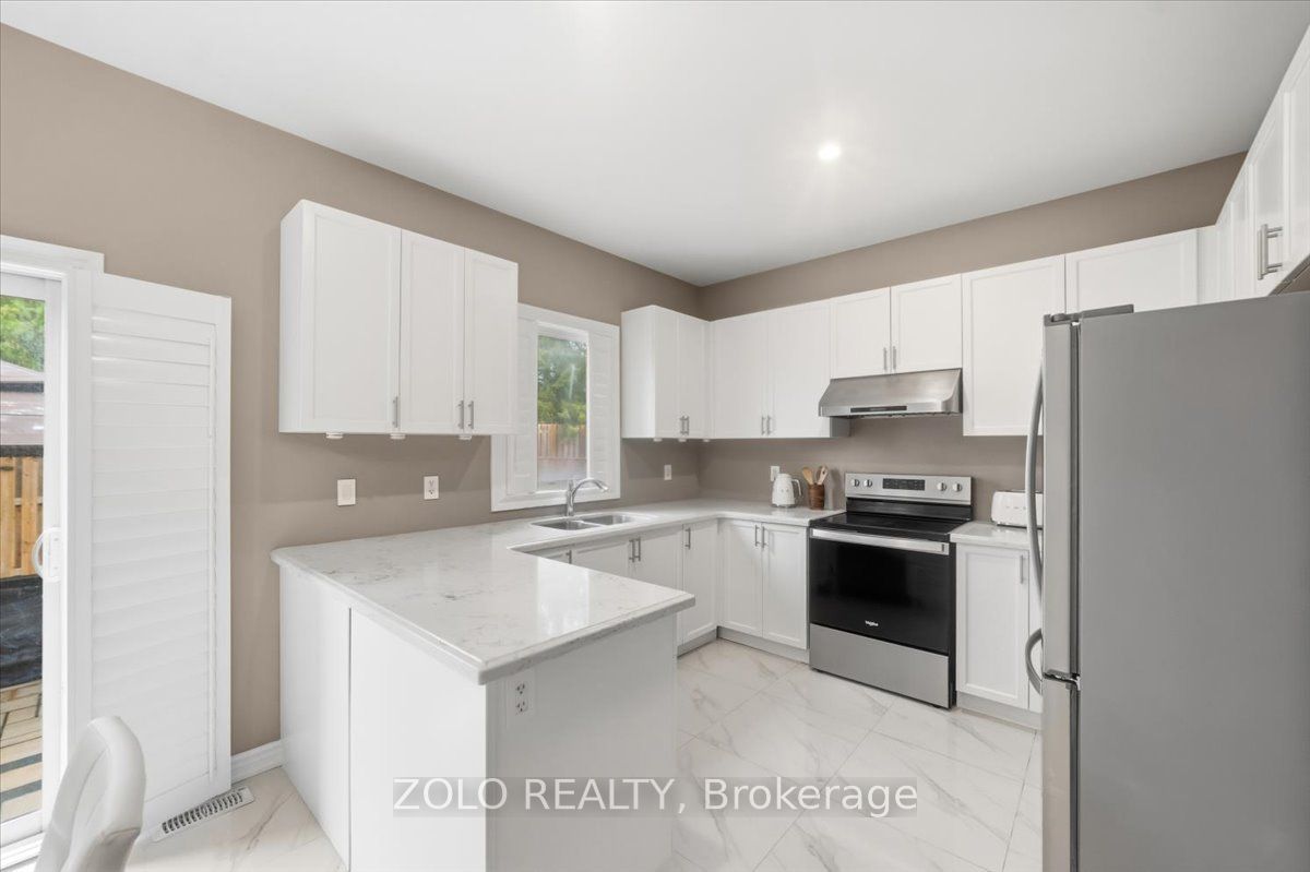 52 Claxton Crescent Property Photo 3
