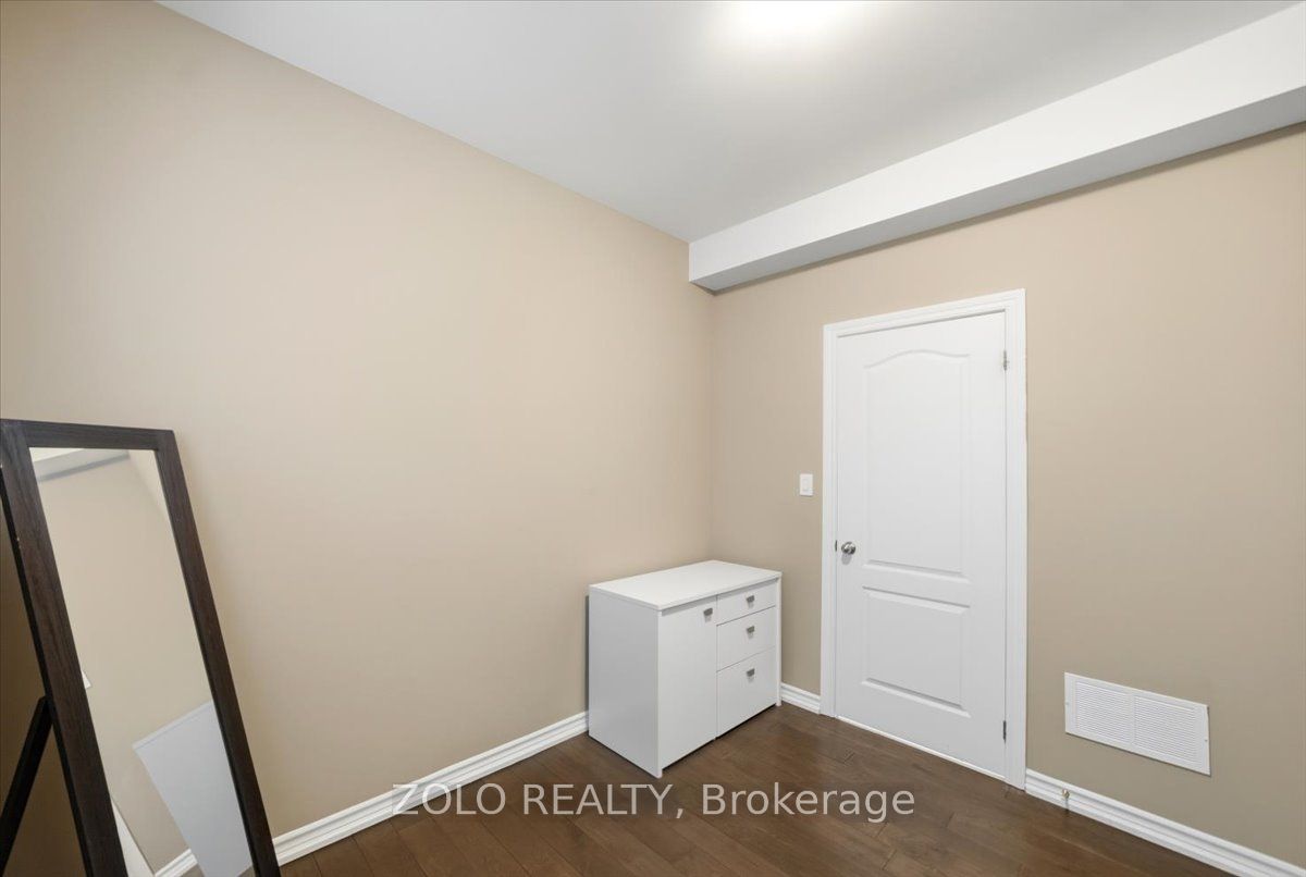 52 Claxton Crescent Property Photo 18