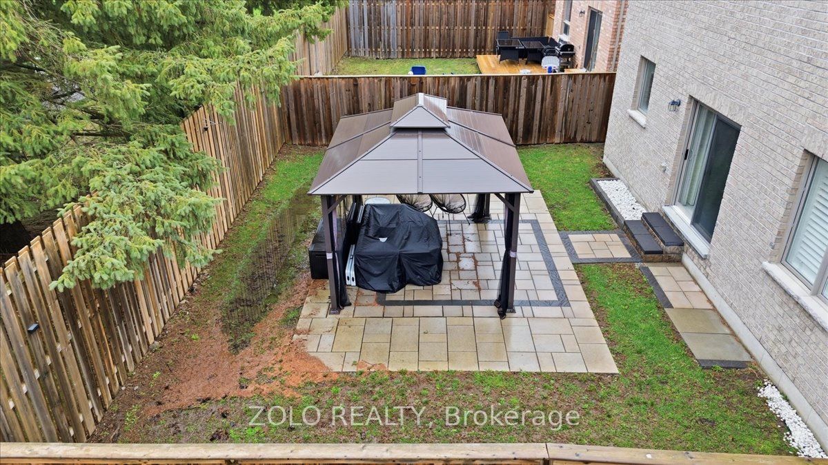 52 Claxton Crescent Property Photo 41