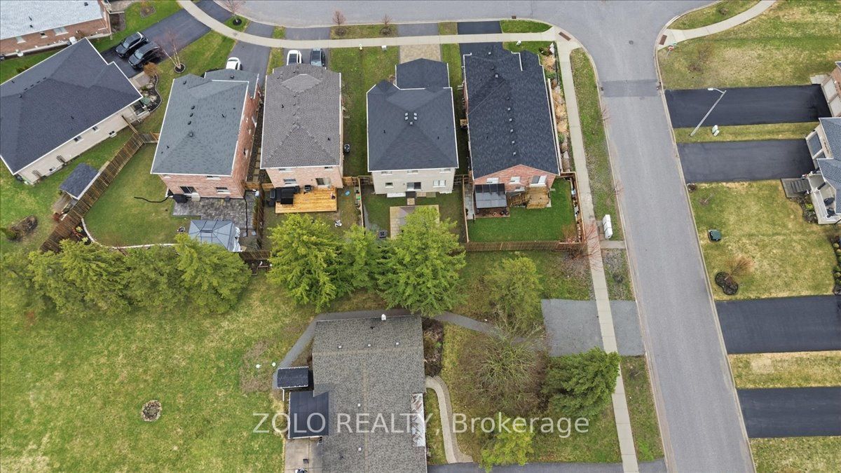 52 Claxton Crescent Property Photo 44
