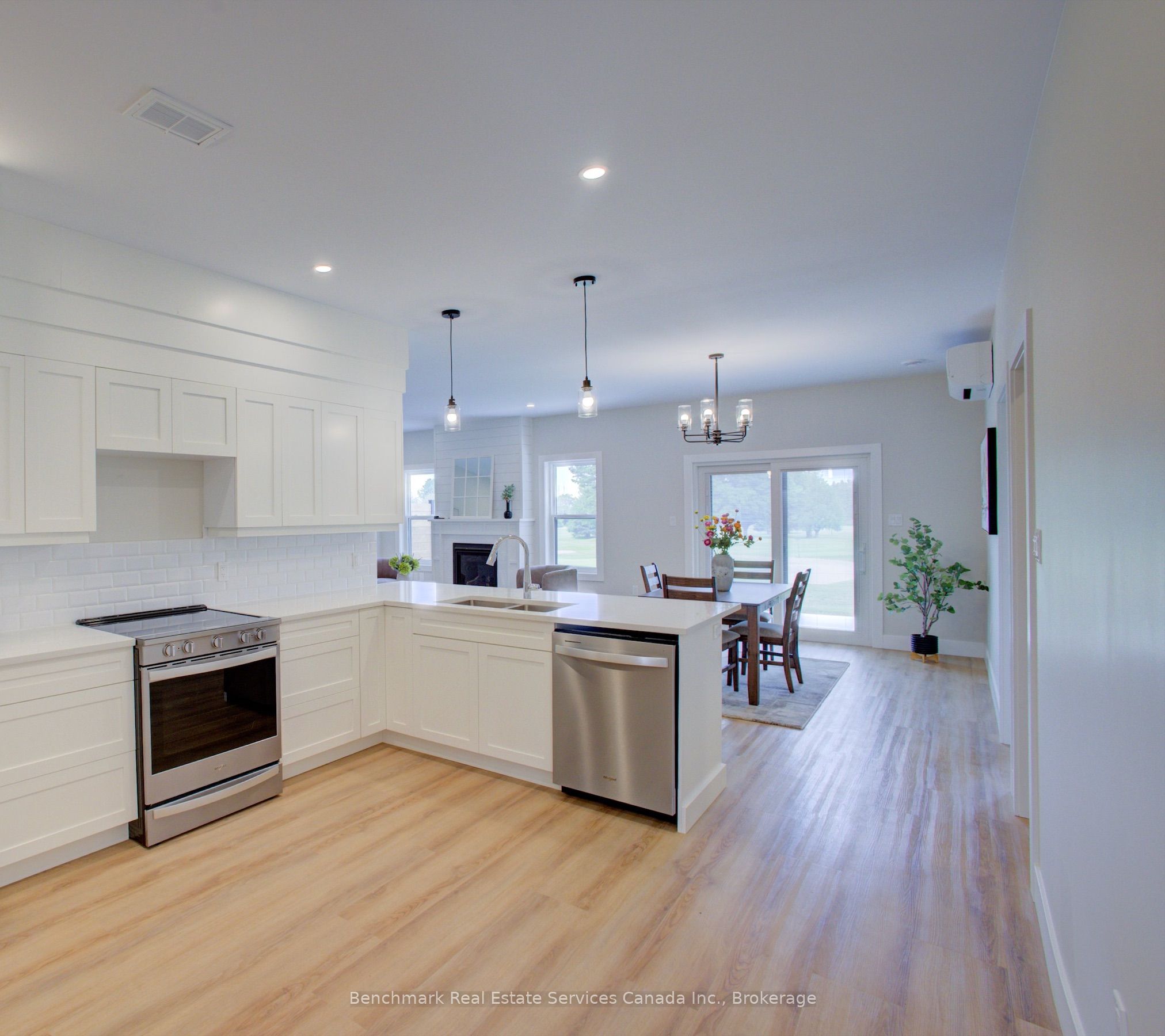 1182 Queen Street 54 Property Photo 3