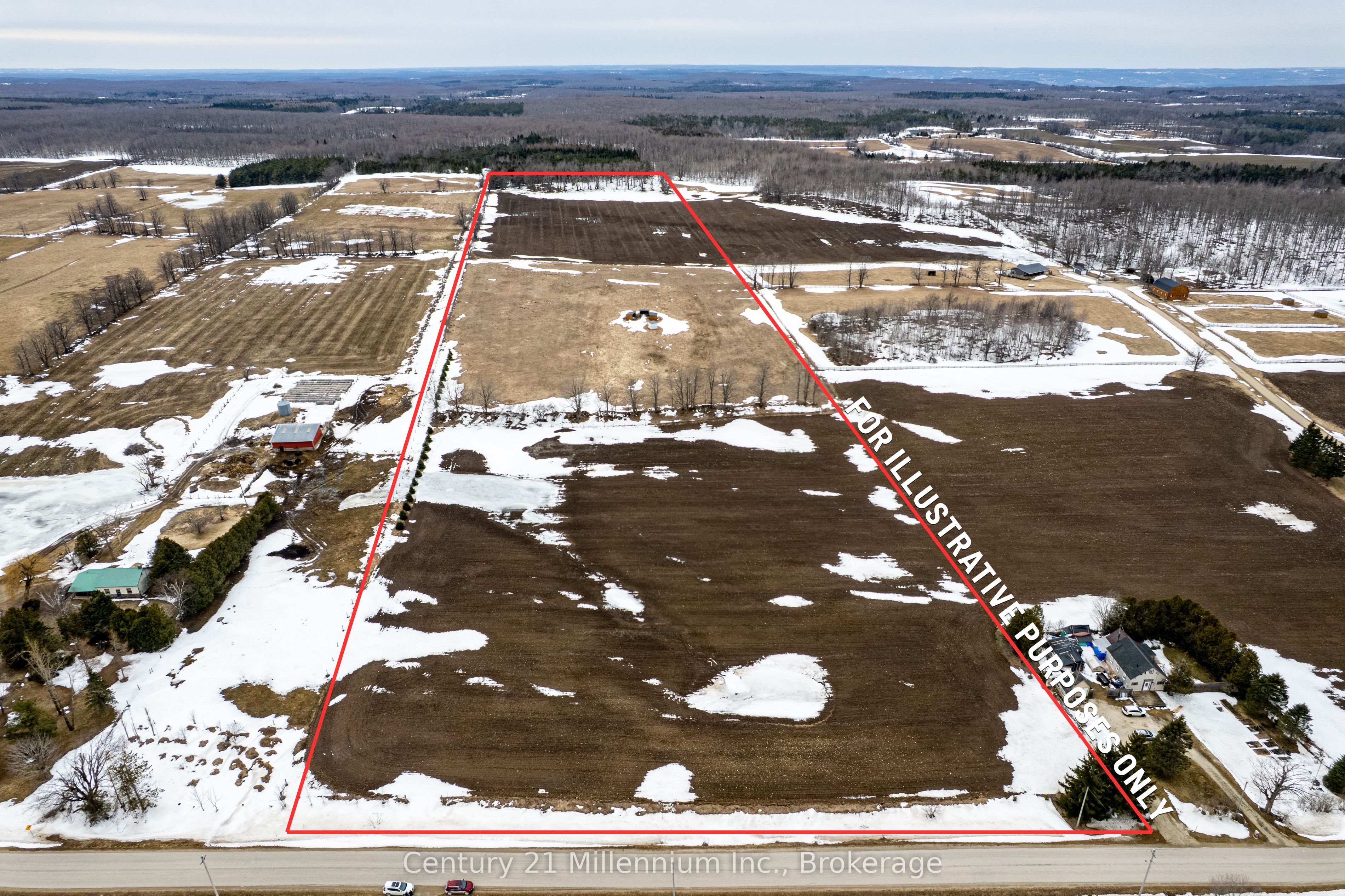 595298 4th Line Property Photo 1
