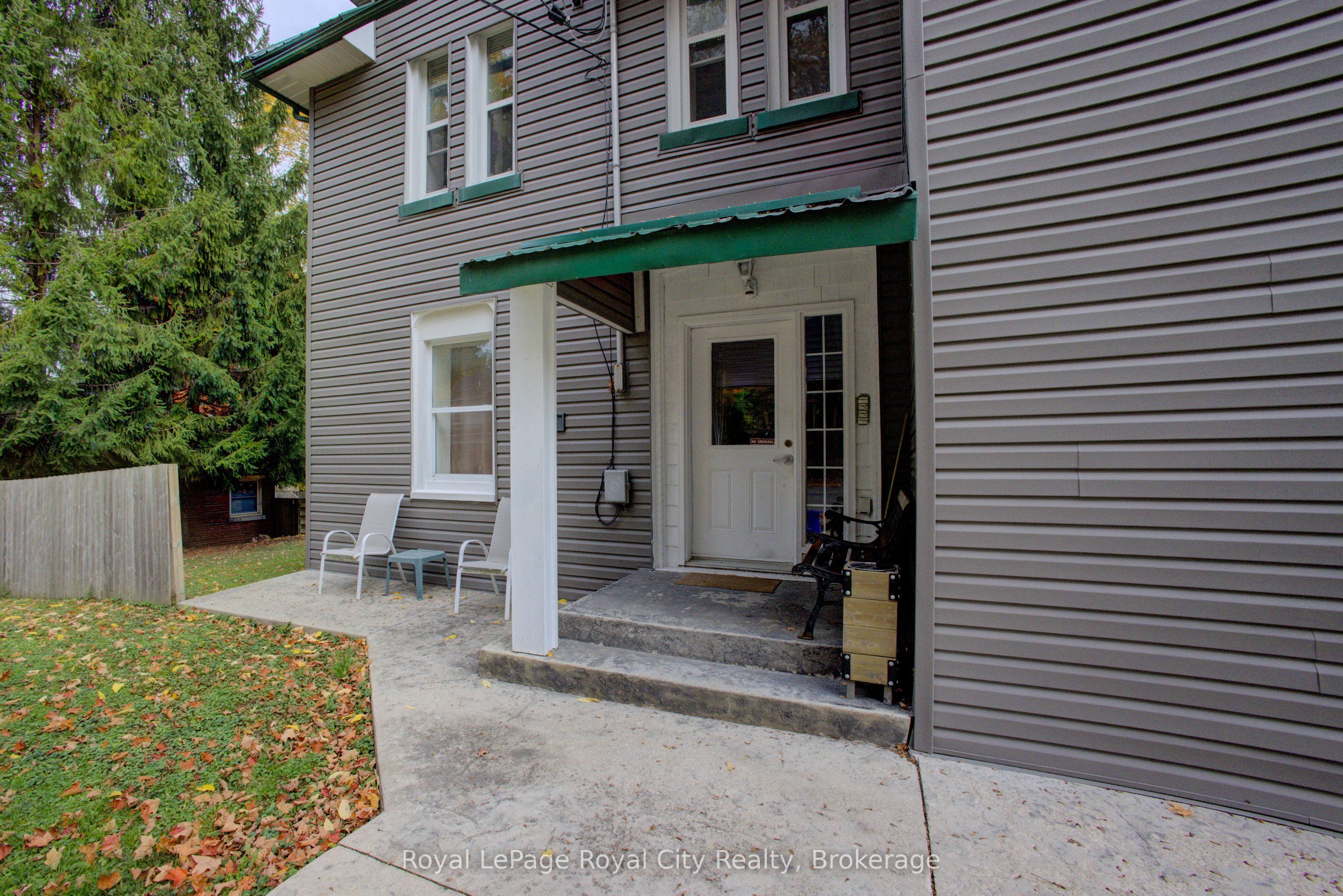 103 Patrick Street E Property Photo 6