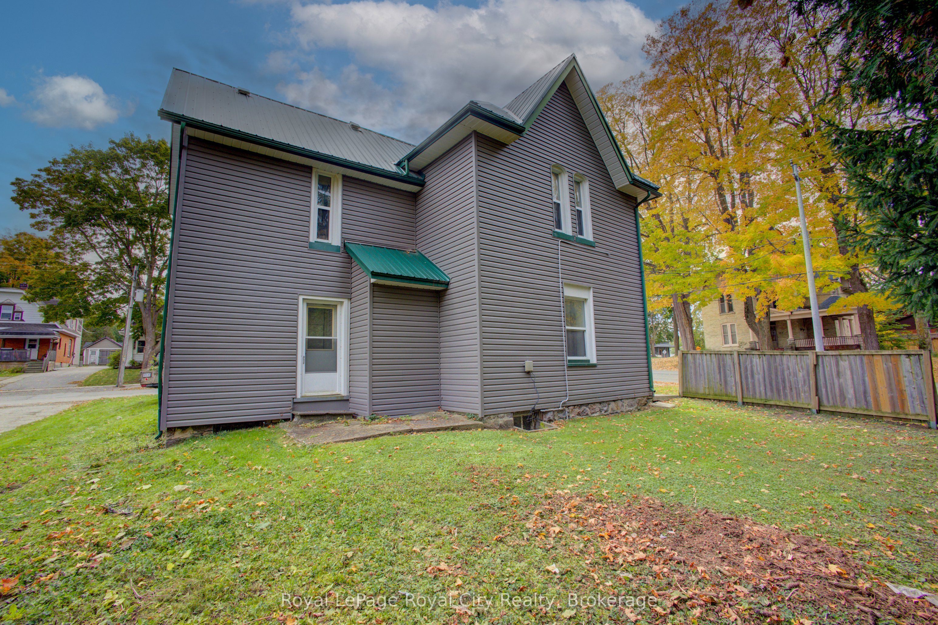 103 Patrick Street E Property Photo 10
