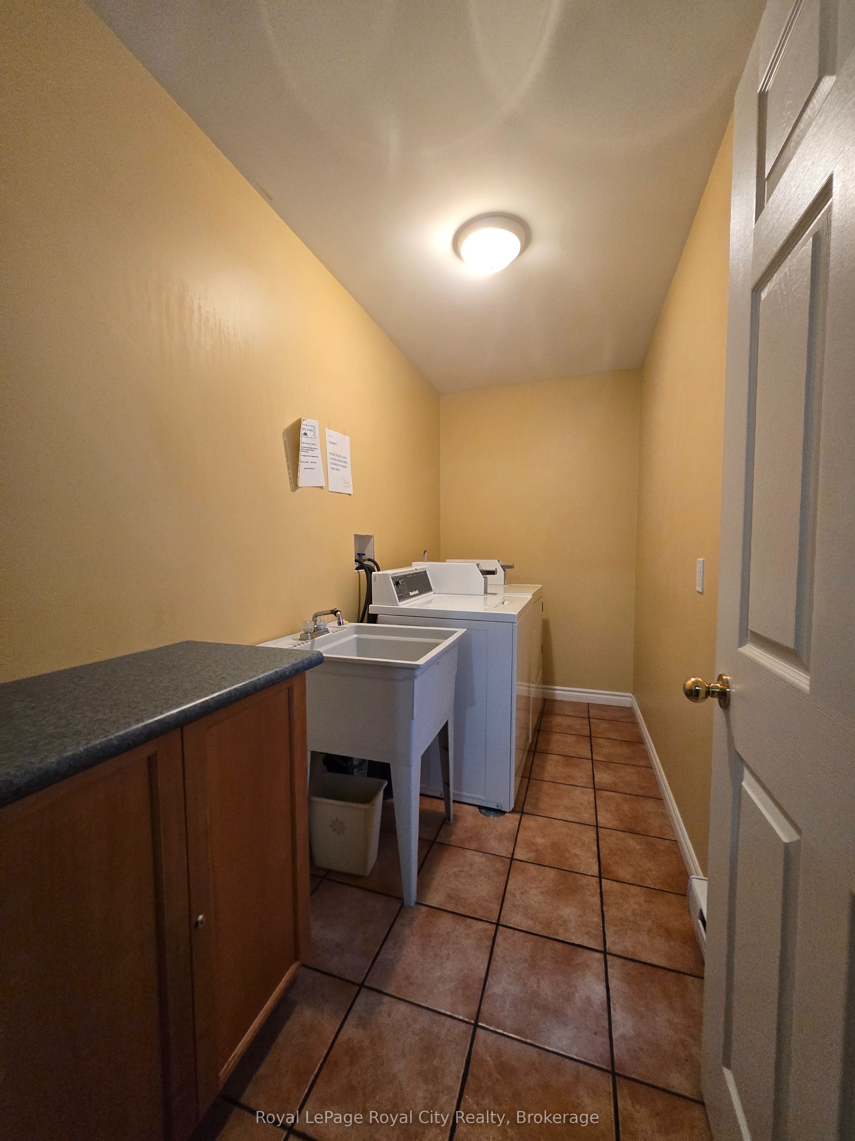 103 Patrick Street E Property Photo 20
