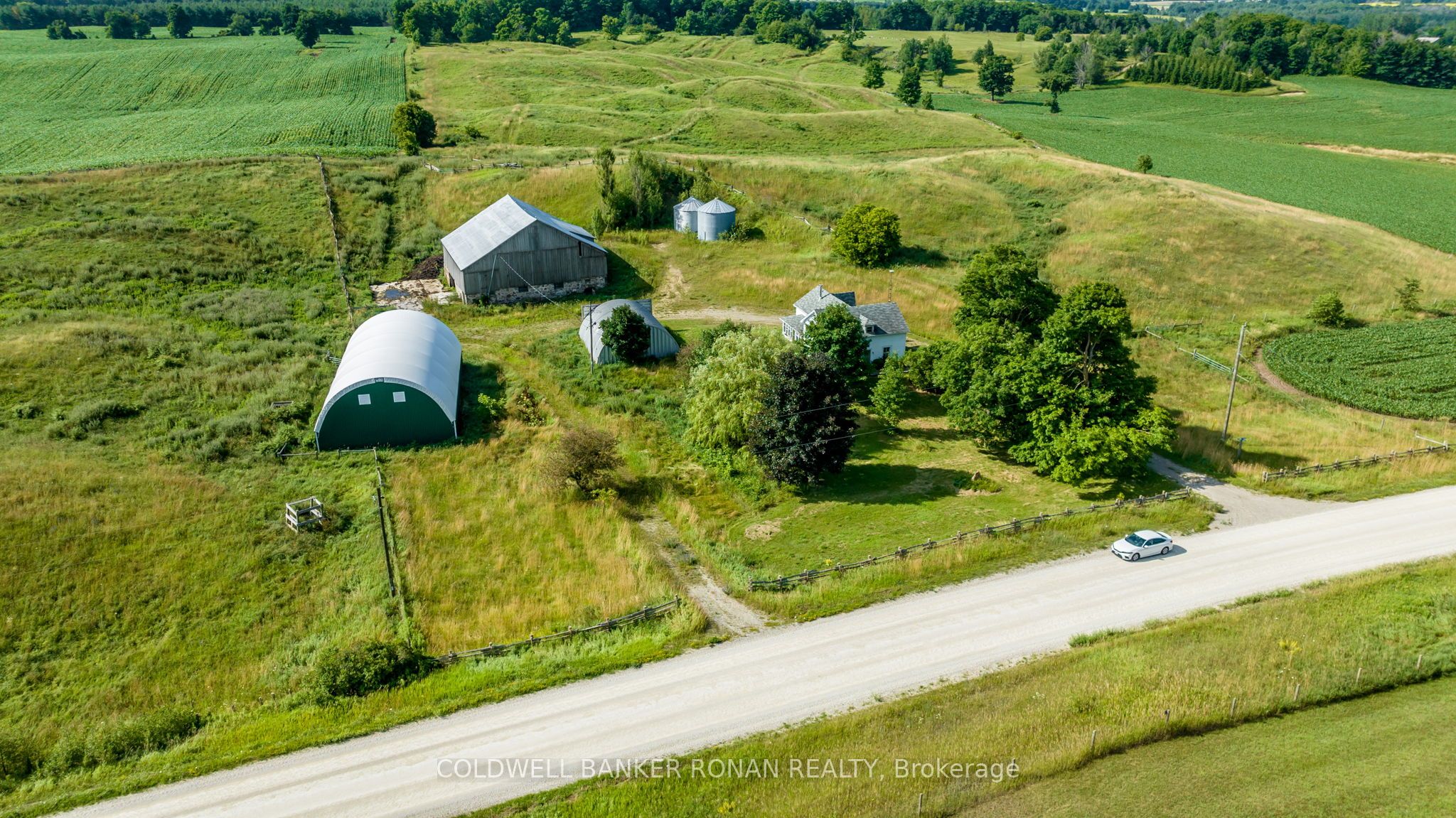 486356 30 Side Road Property Photo 3