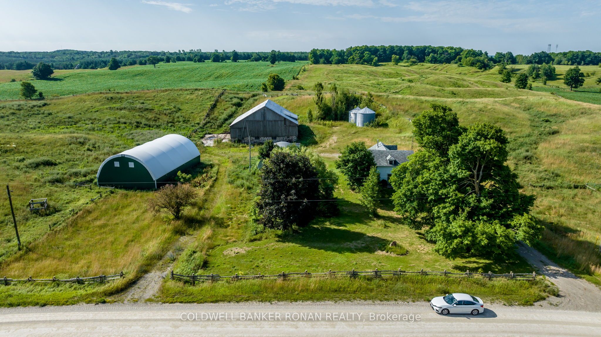 486356 30 Side Road Property Photo 4