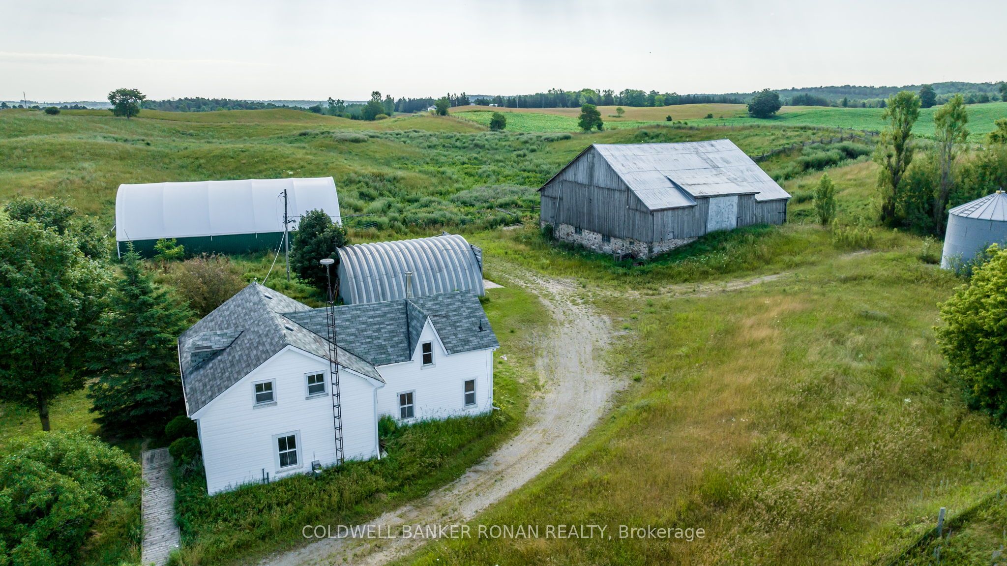 486356 30 Side Road Property Photo 8