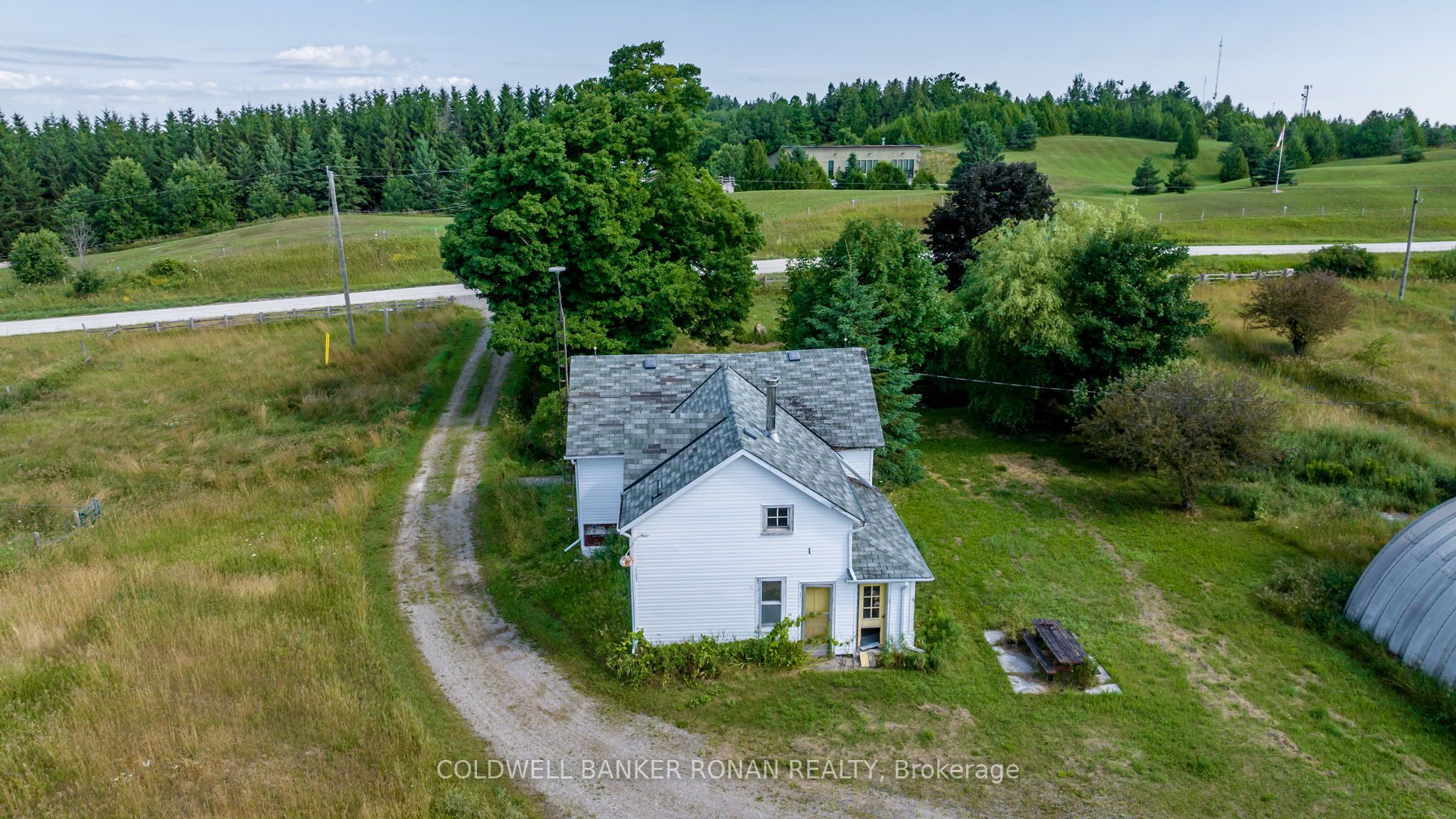 486356 30 Side Road Property Photo 9