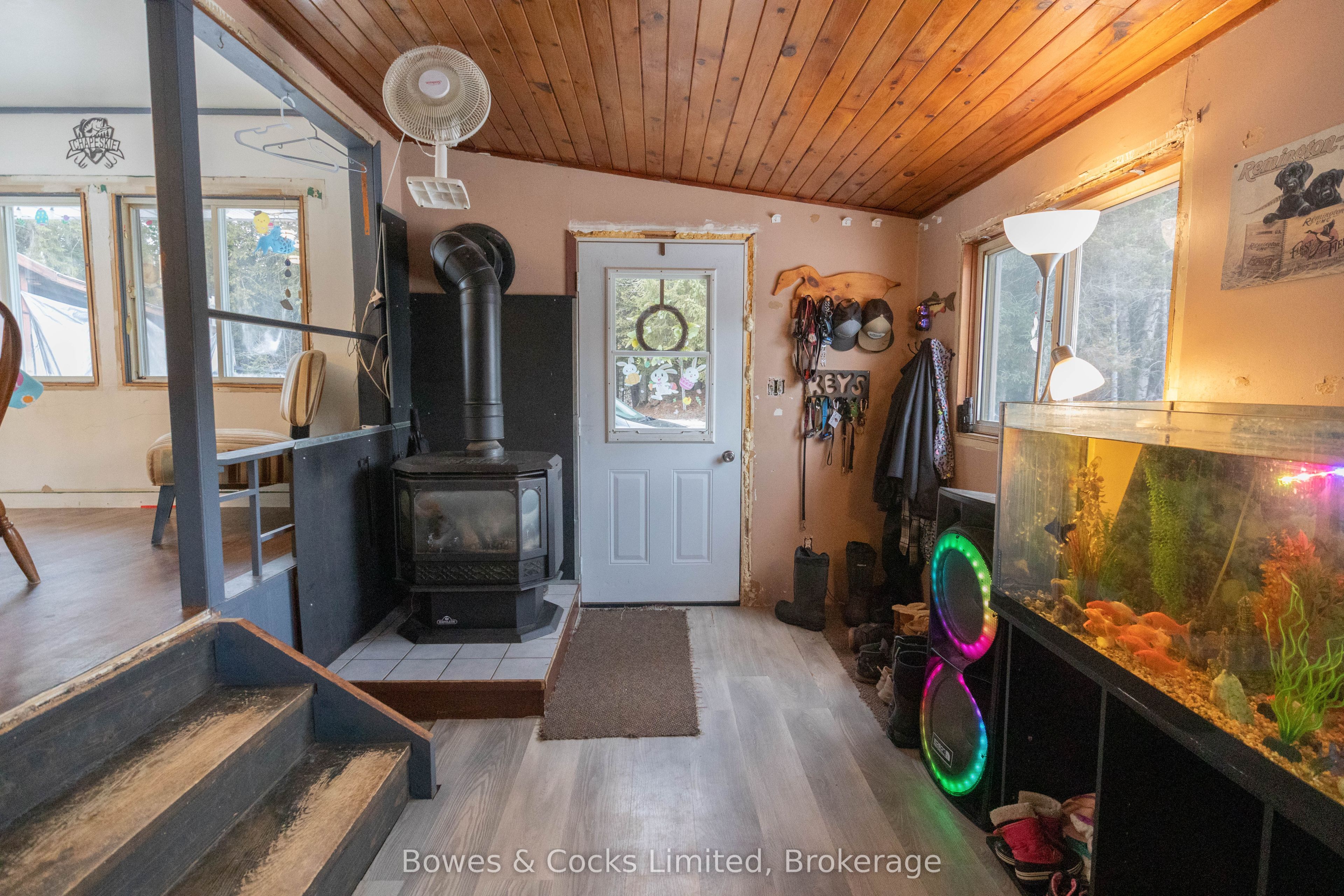 1046 Detlor Road Property Photo 13