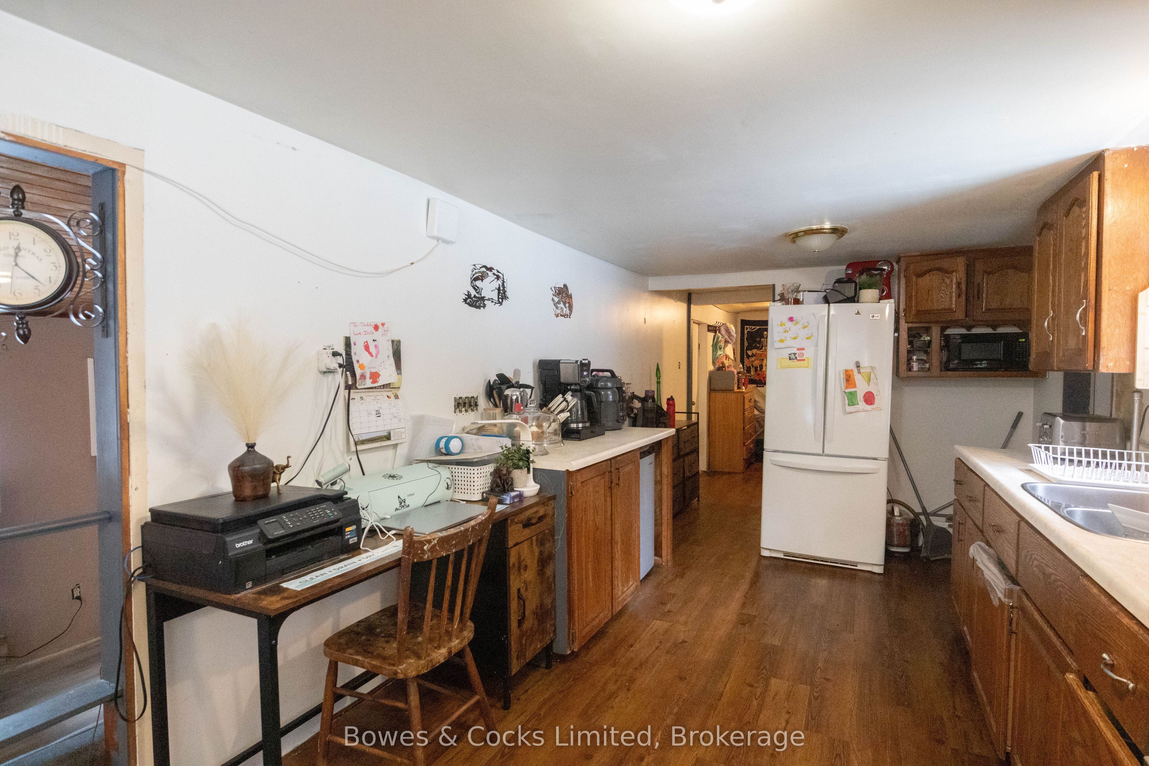 1046 Detlor Road Property Photo 24