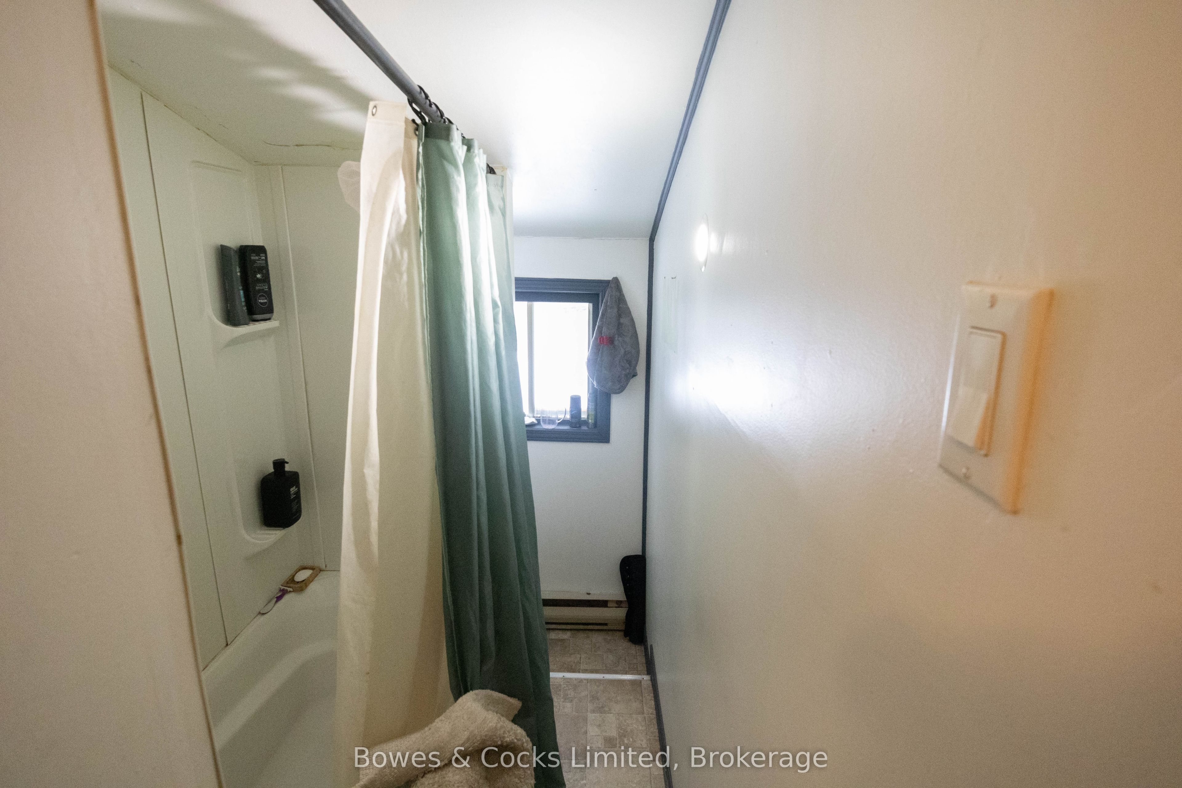 1046 Detlor Road Property Photo 27