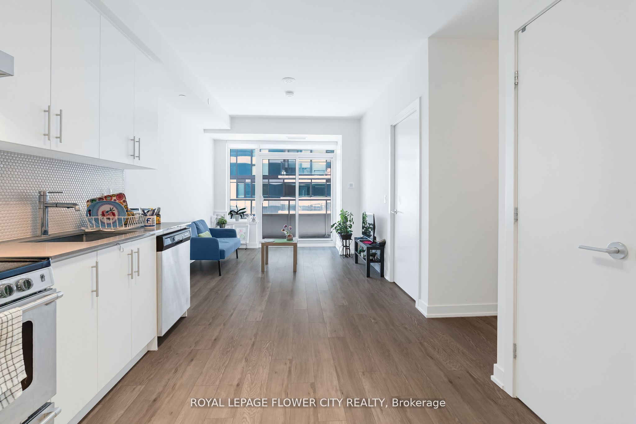 212 King William Street S 907 Property Photo 6