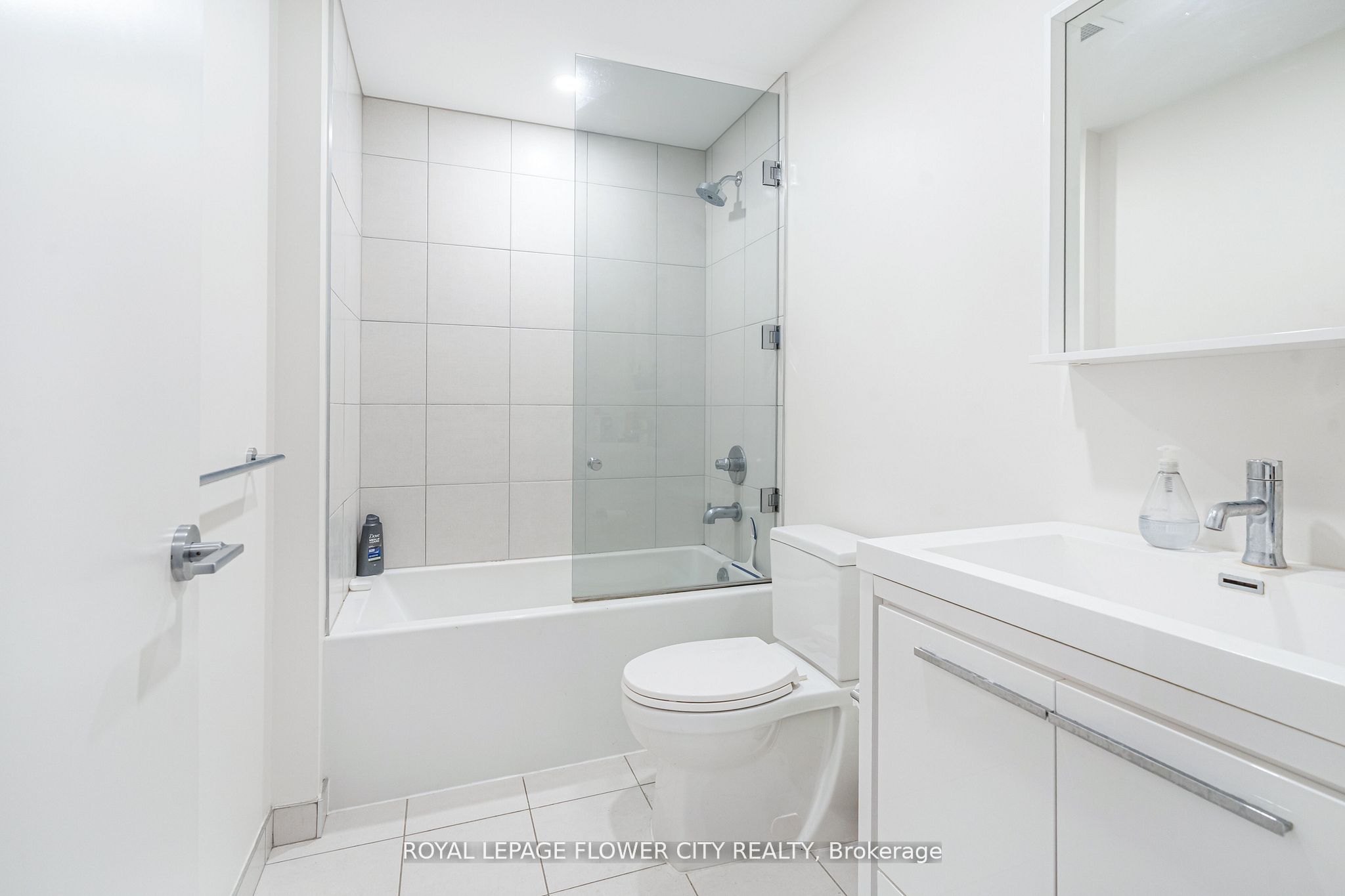 212 King William Street S 907 Property Photo 10