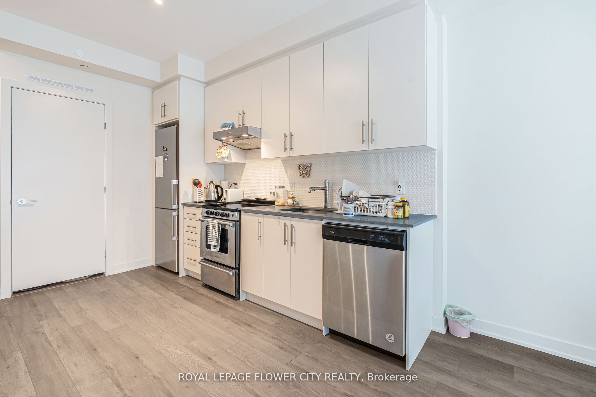 212 King William Street S 907 Property Photo 14