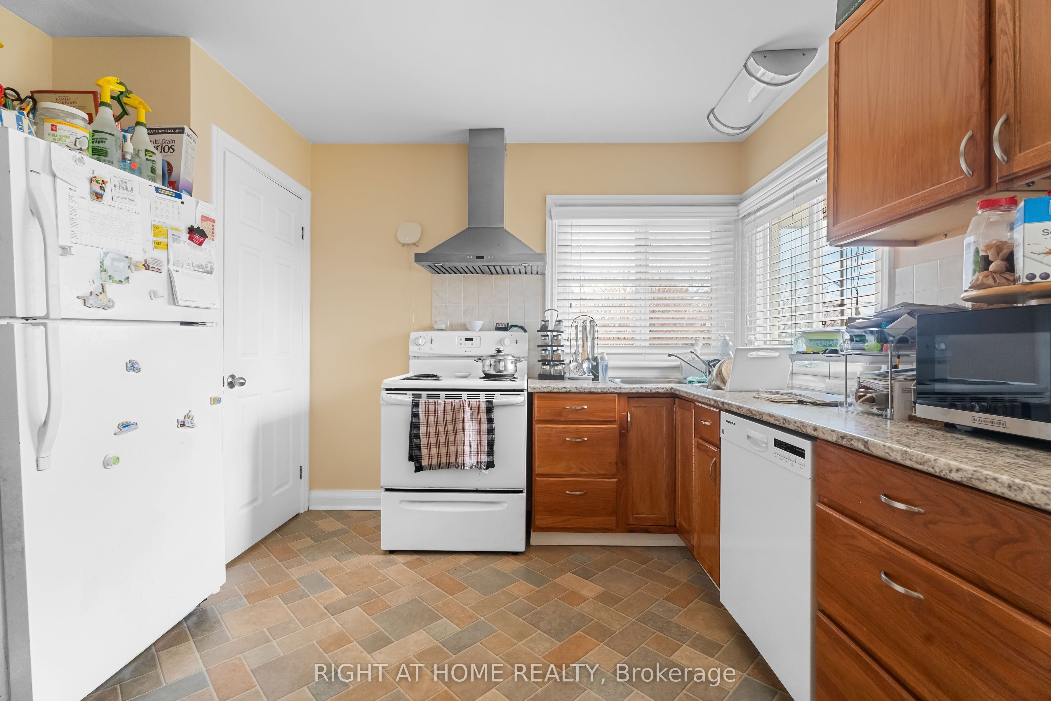 1307 Princess Street Property Photo 9