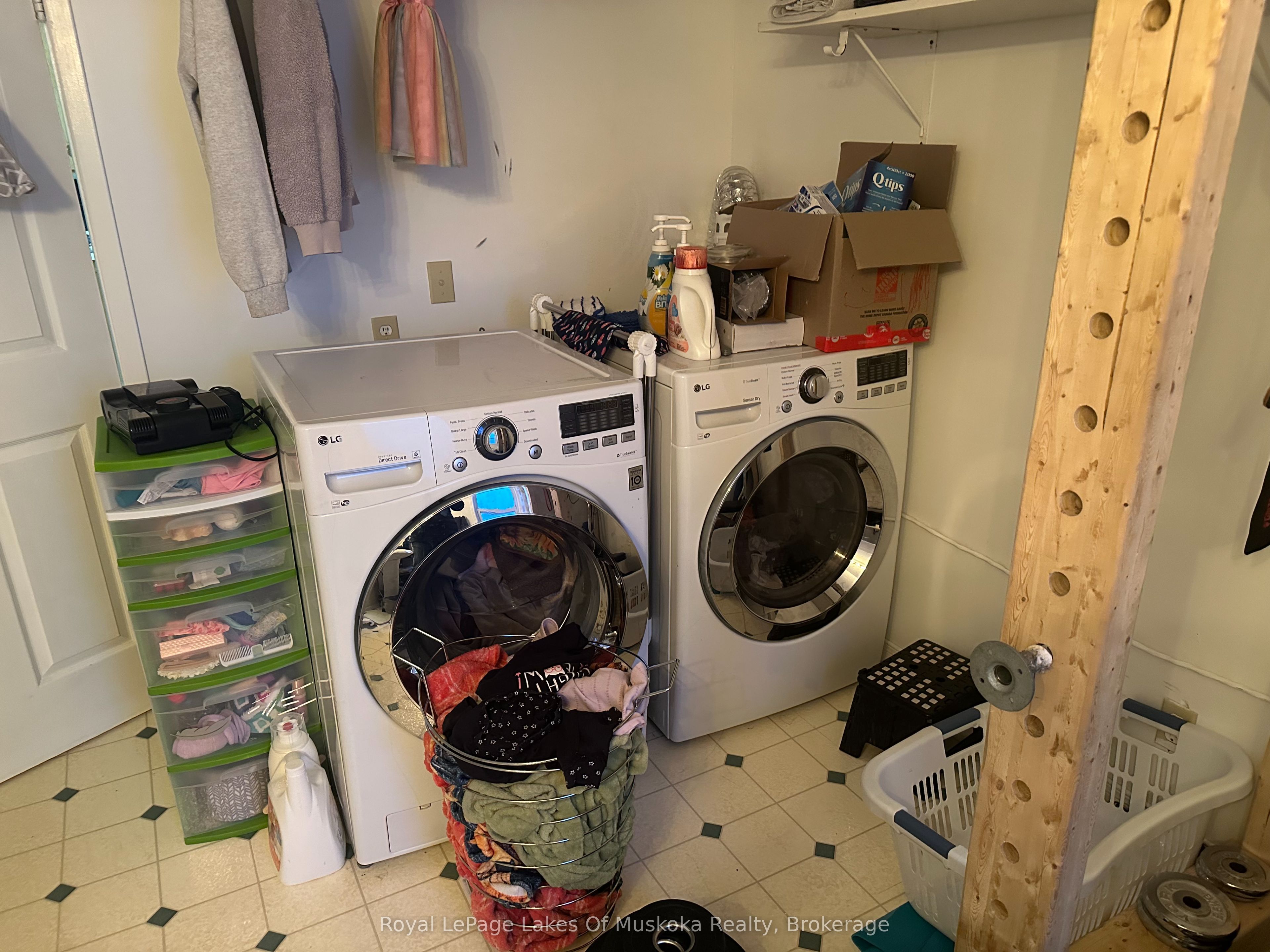 120 Ontario Street Property Photo 9