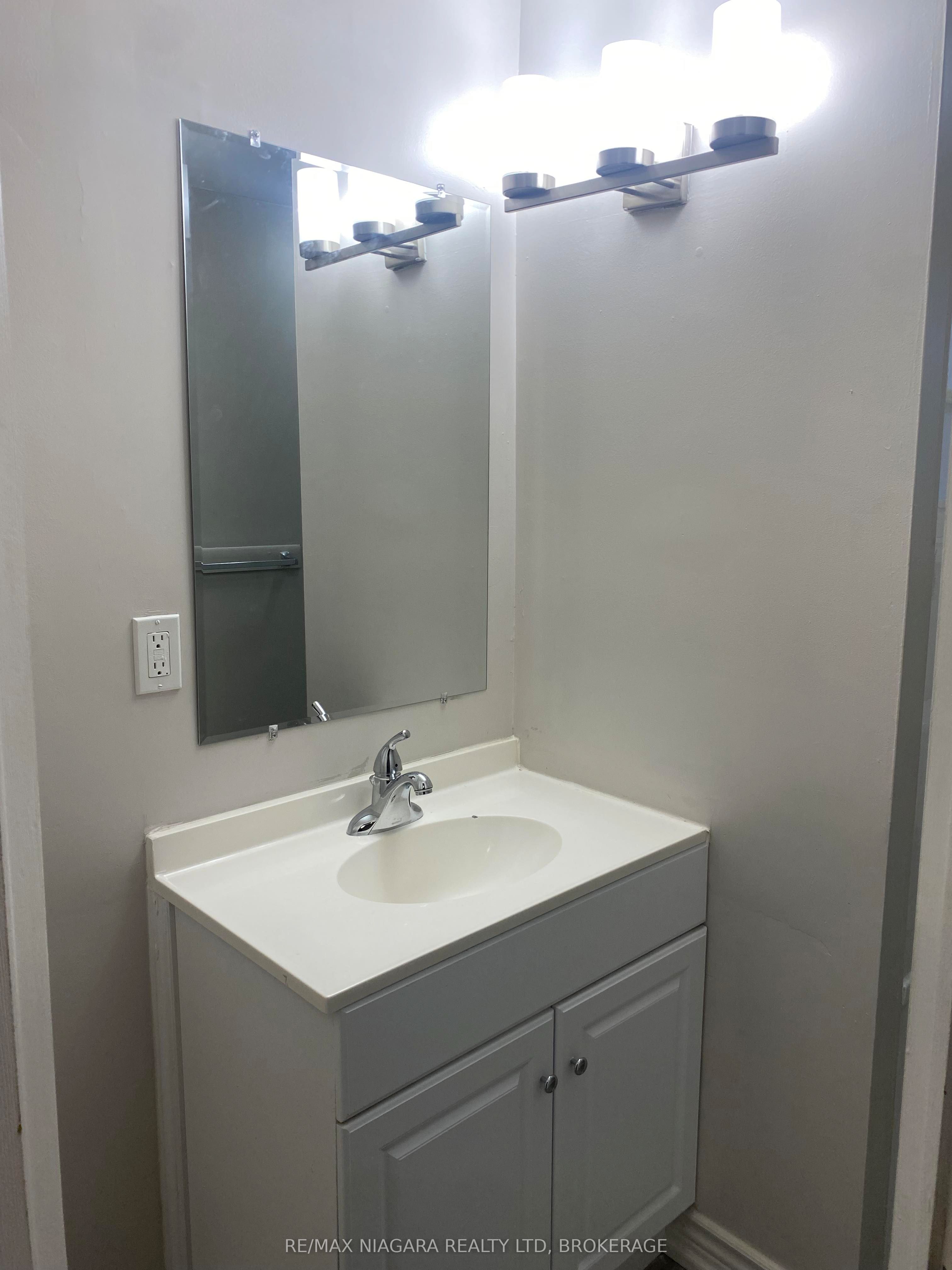 42 Vine Street Property Photo 8