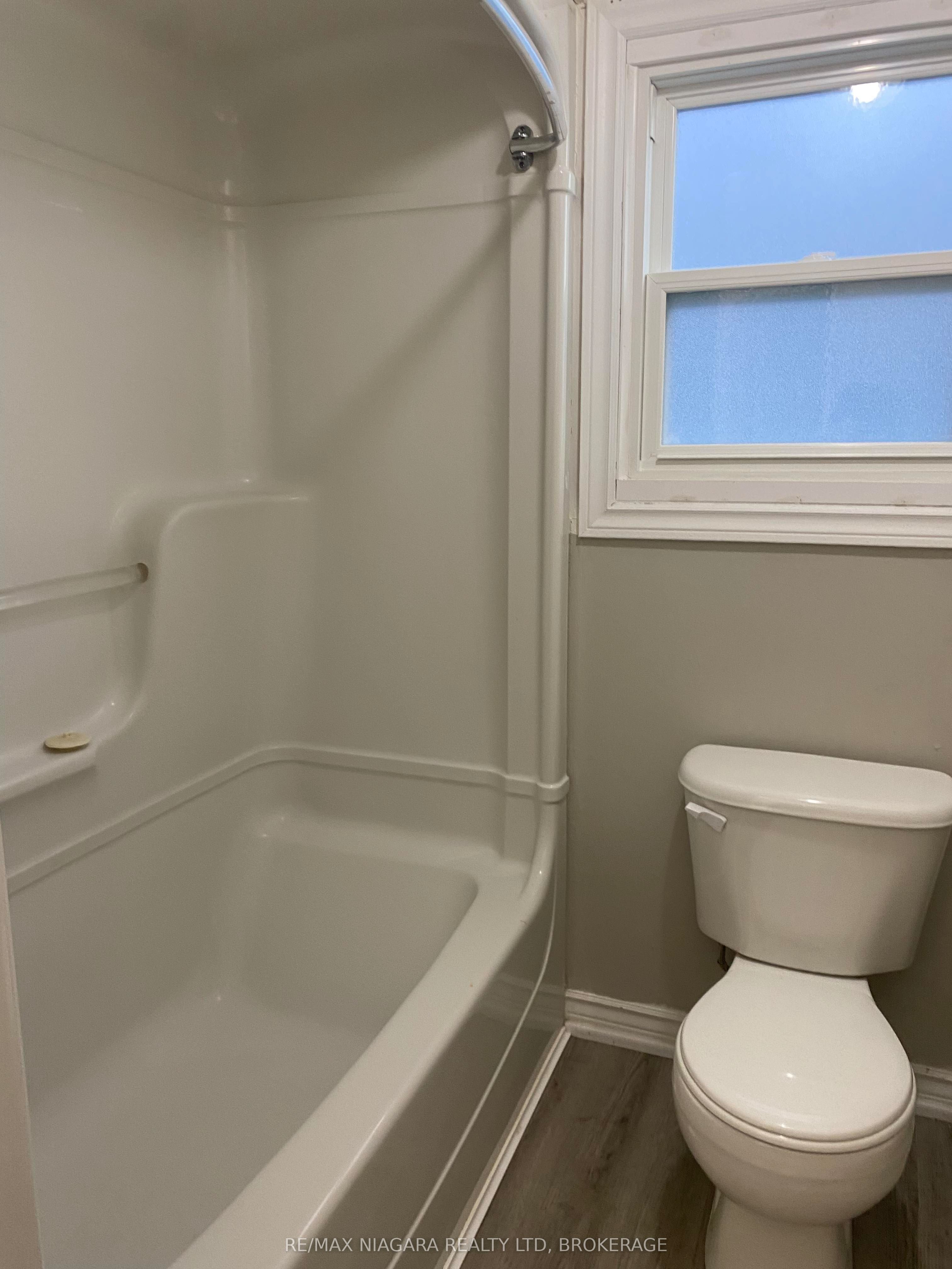 42 Vine Street Property Photo 9