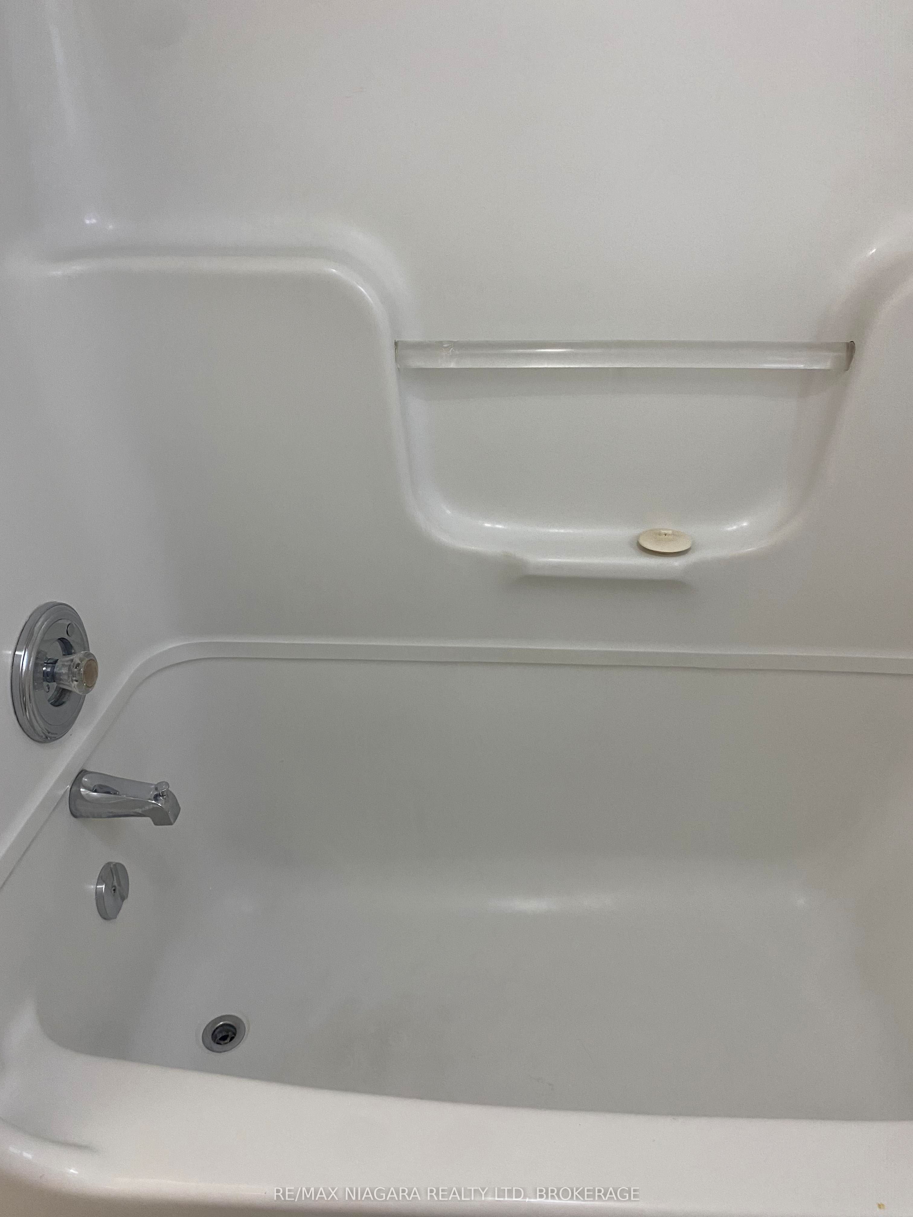 42 Vine Street Property Photo 10
