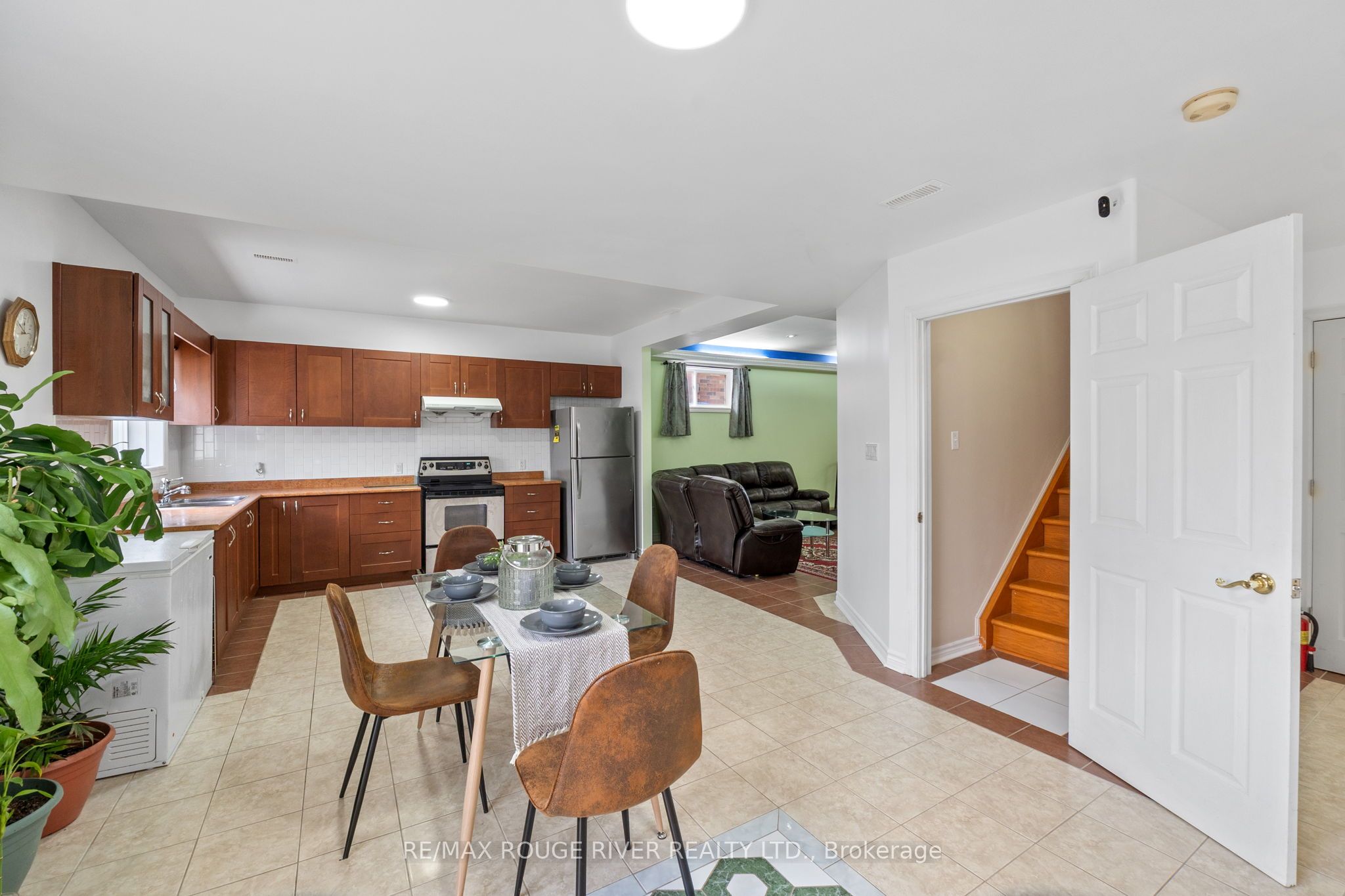 766 Munson Crescent Property Photo 32