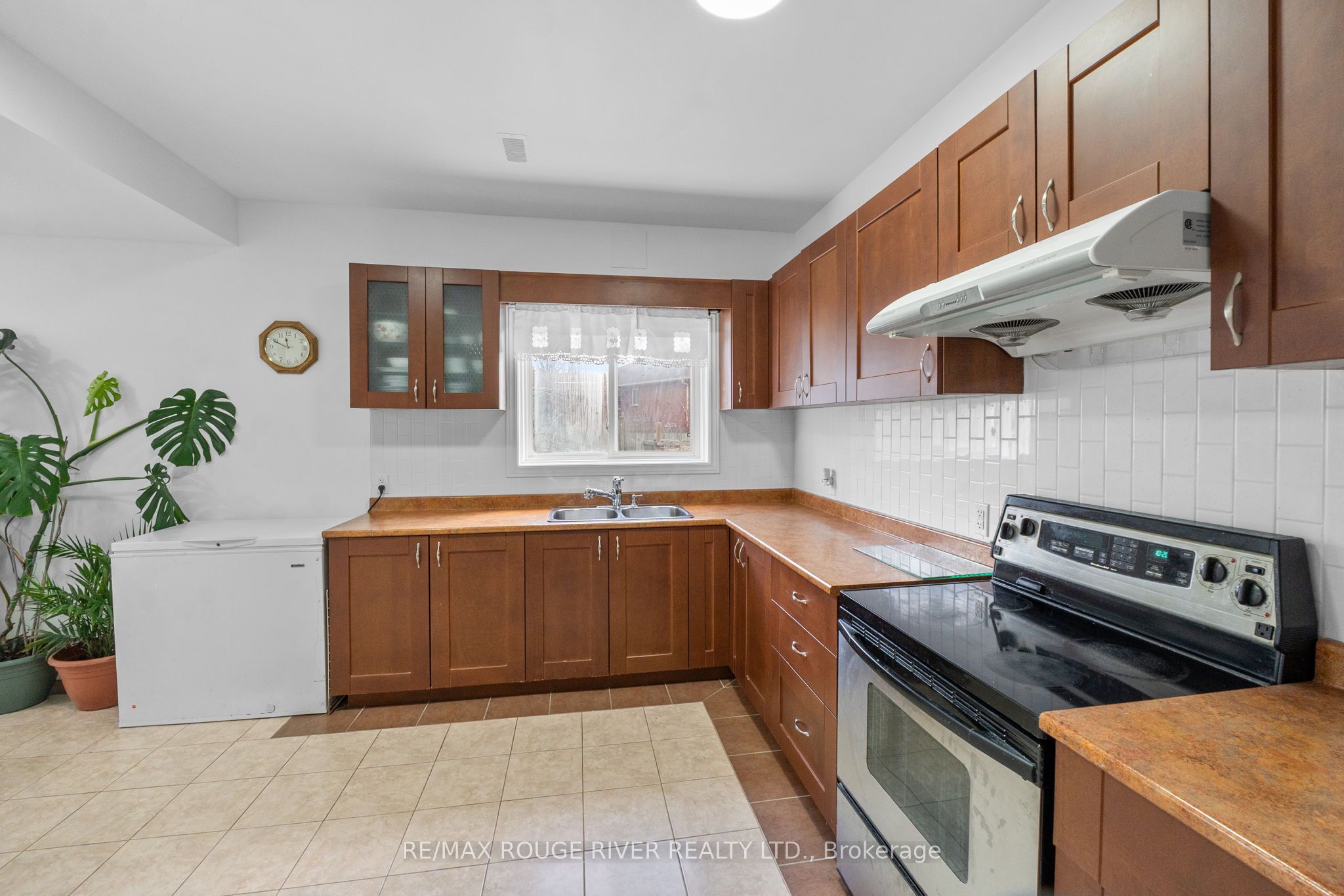766 Munson Crescent Property Photo 35