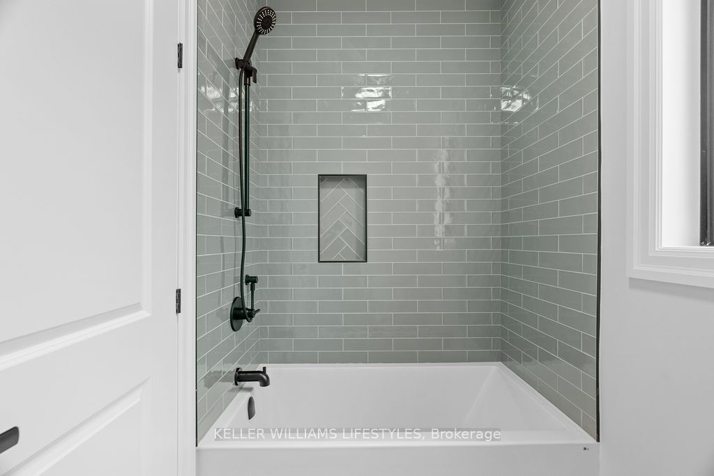 28 Alexander Gate Property Photo 19