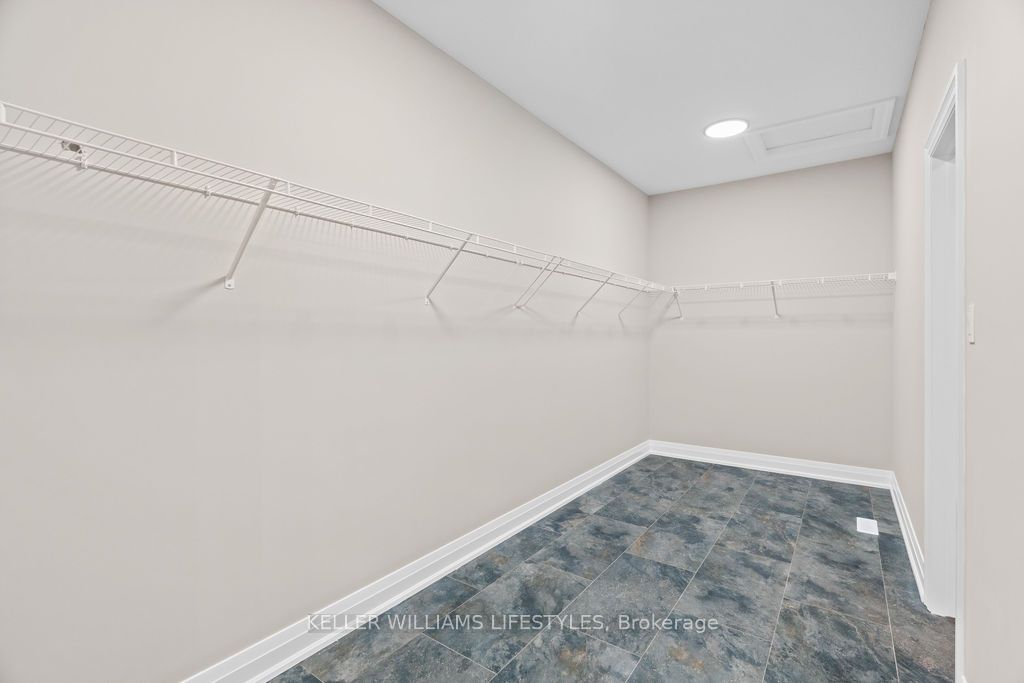 28 Alexander Gate Property Photo 29