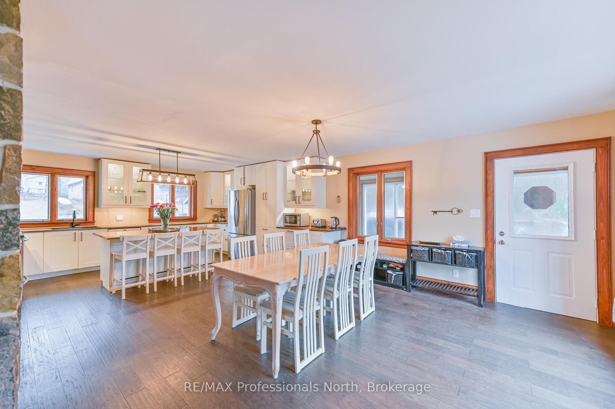 2481 North Shore Road Property Photo 2