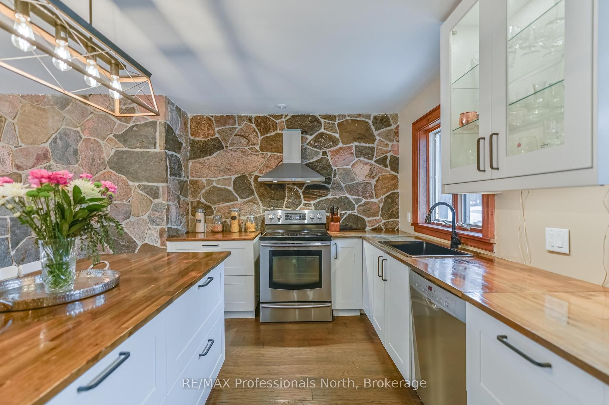 2481 North Shore Road Property Photo 6