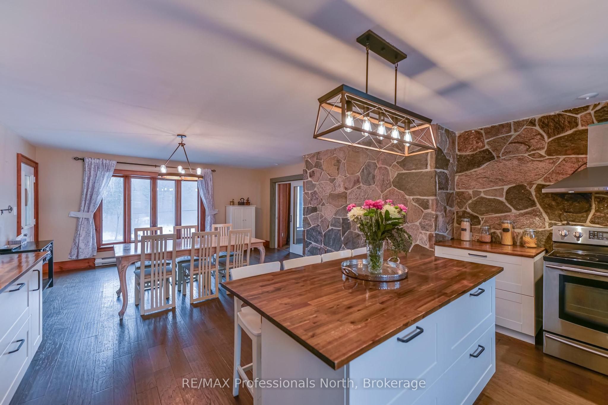 2481 North Shore Road Property Photo 10