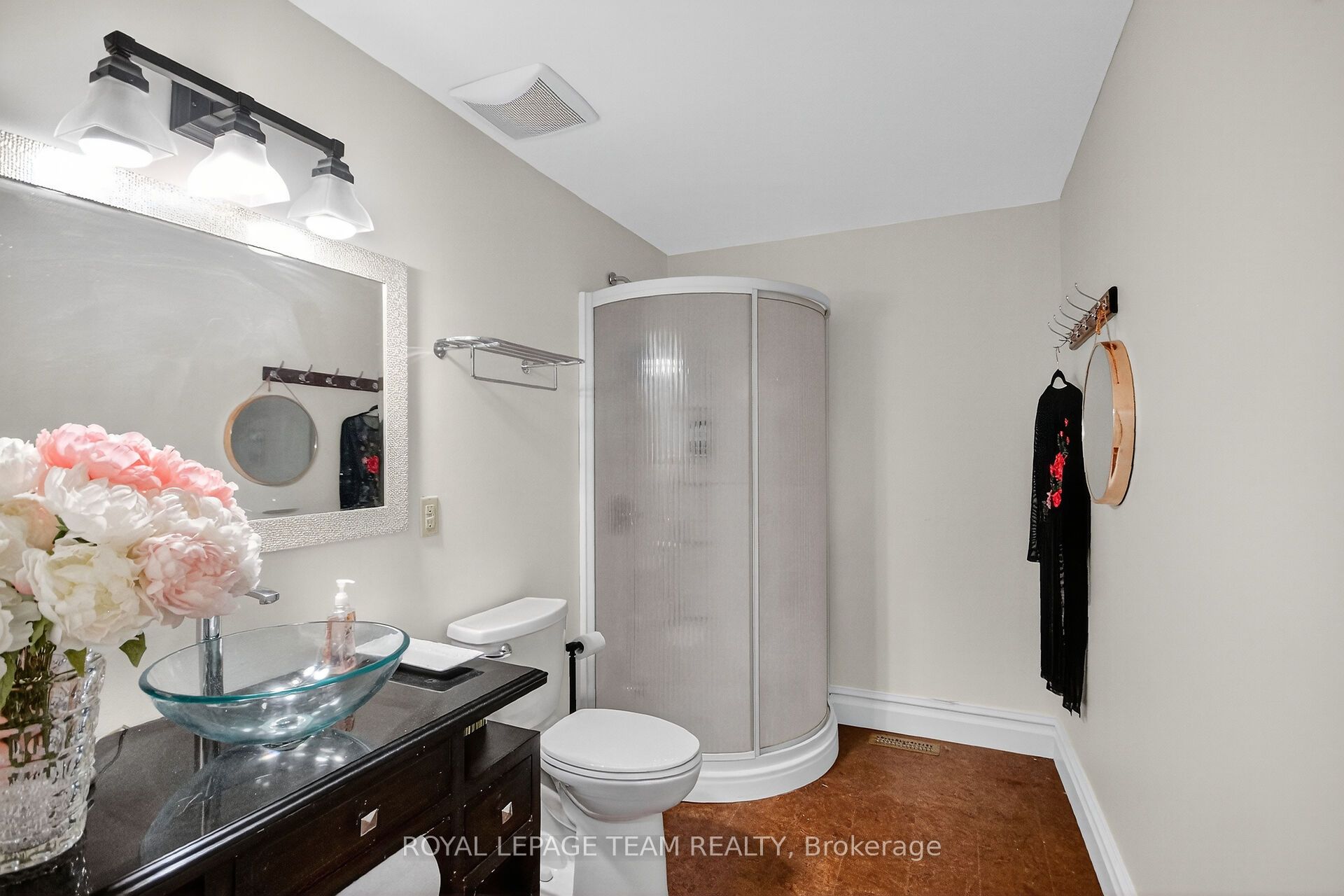 629 St Lawrence Street Property Photo 20