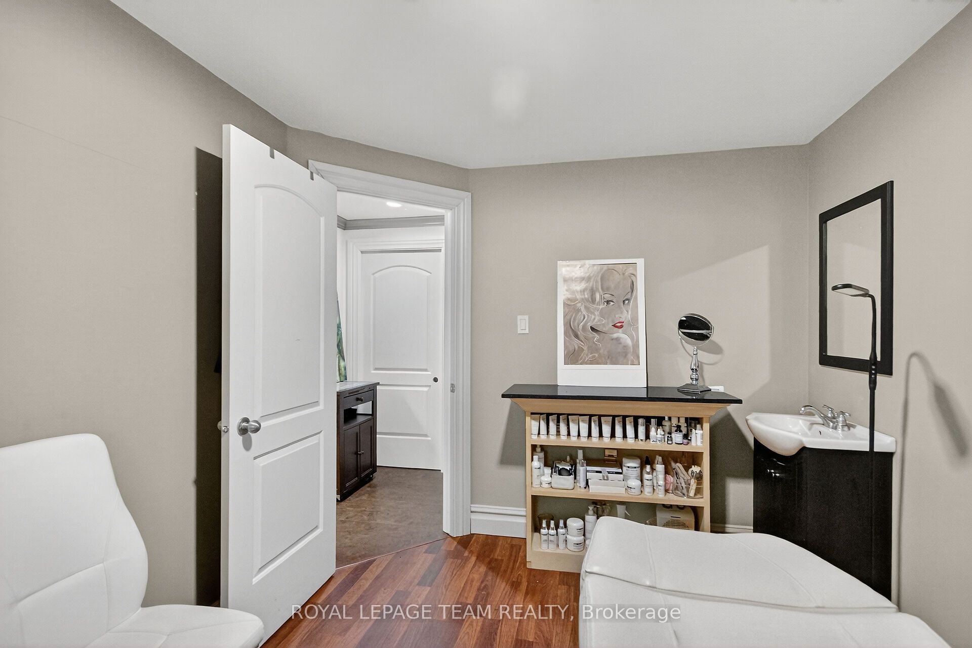 629 St Lawrence Street Property Photo 21