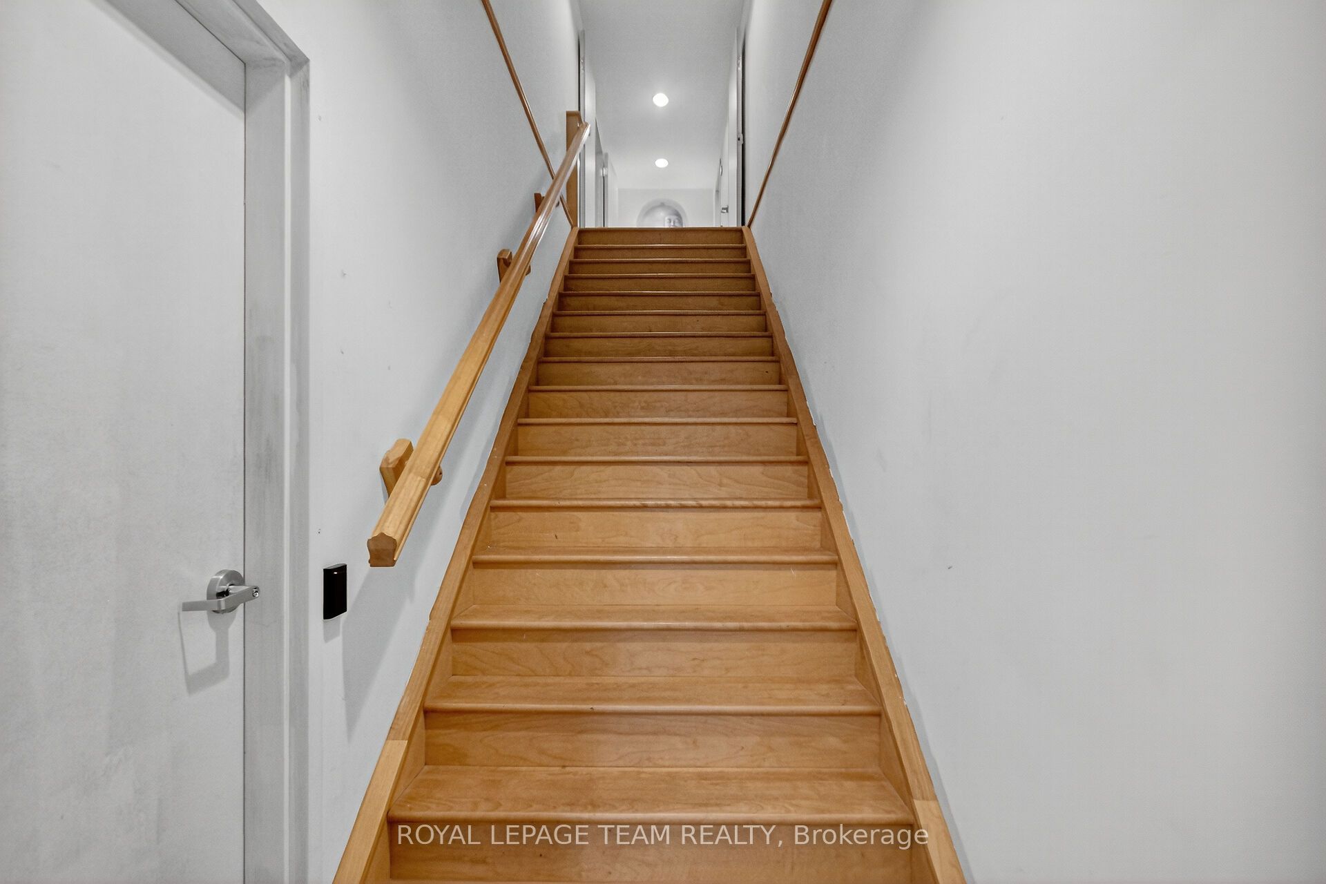 629 St Lawrence Street Property Photo 23