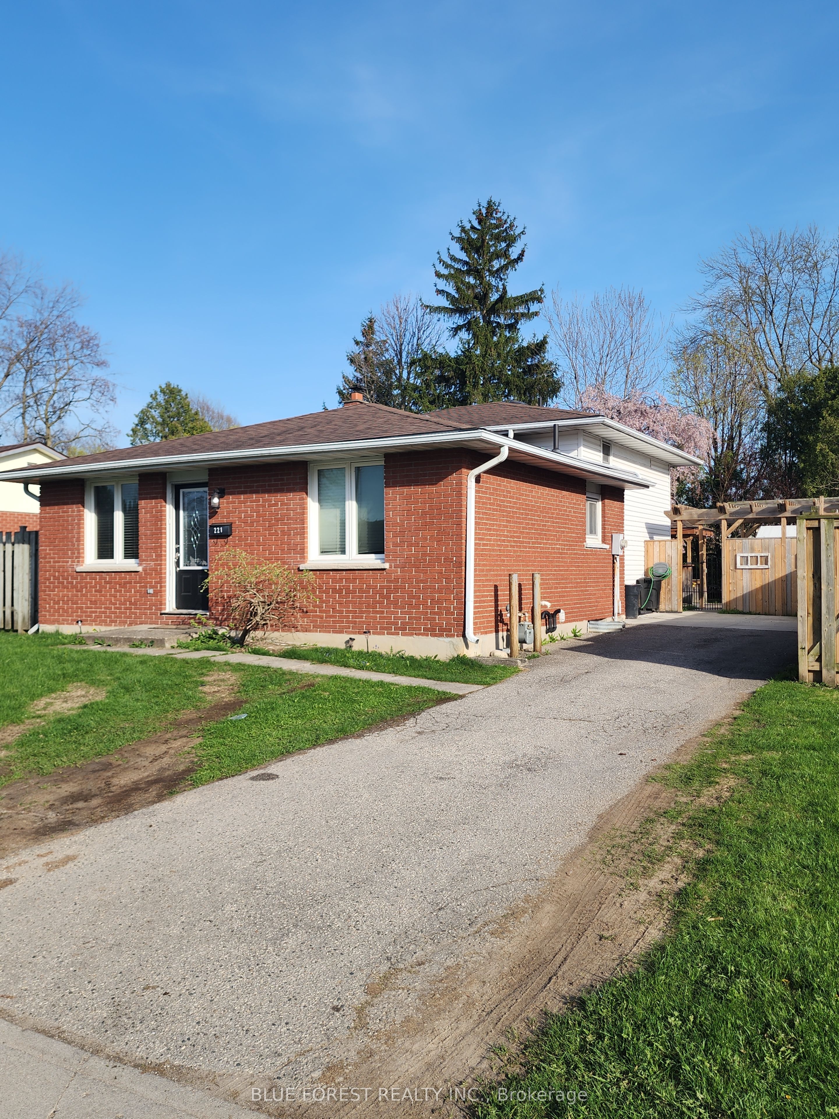 221 Admiral Drive Property Photo 1