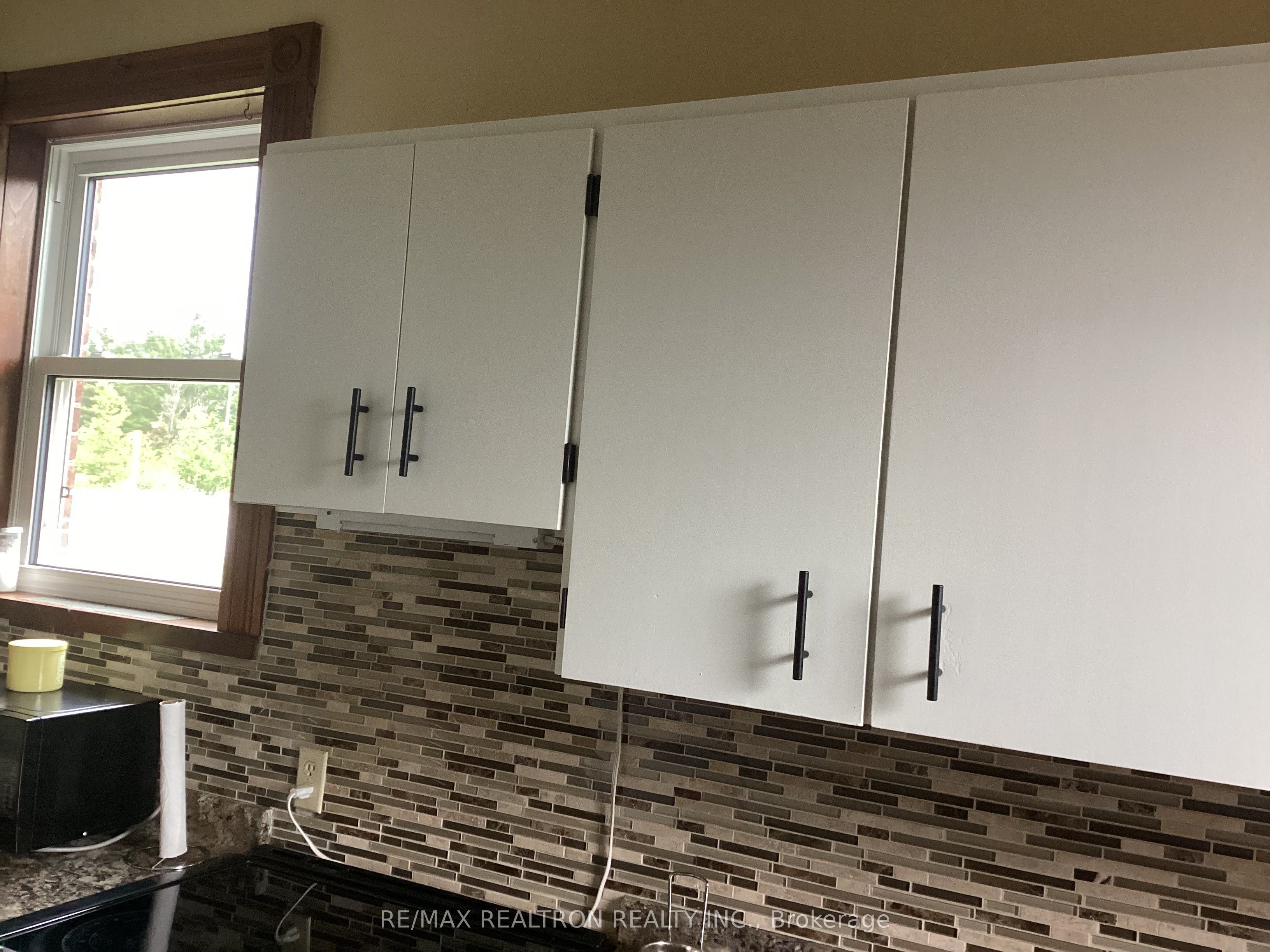 236787 13 Grey Road Property Photo 6