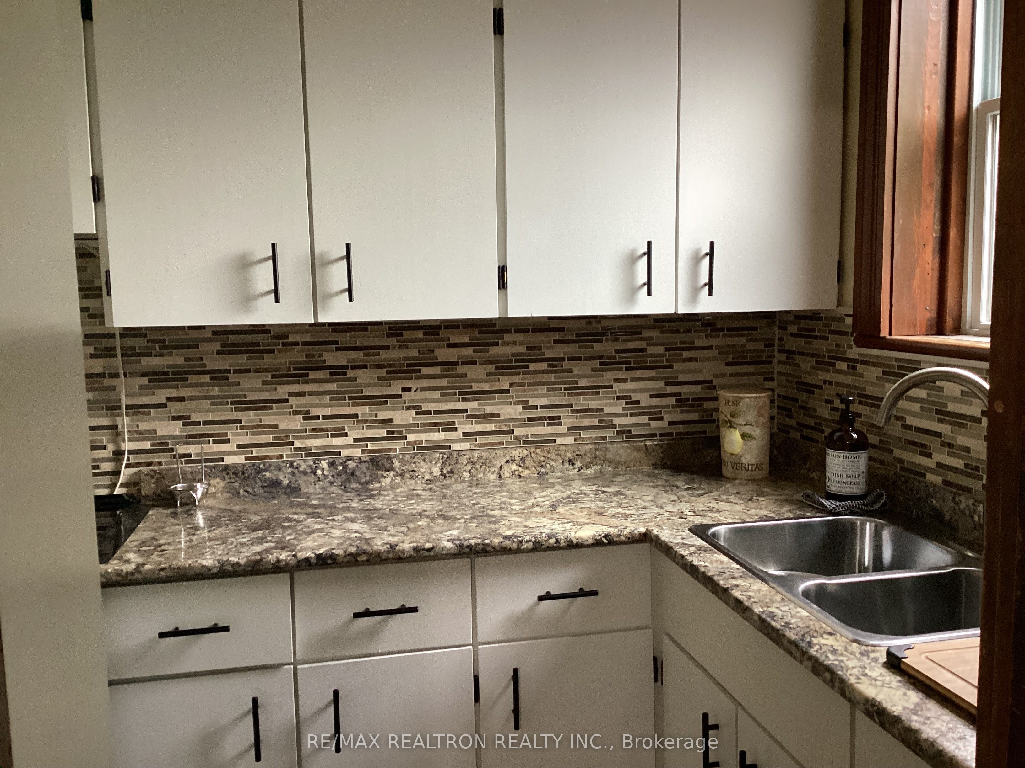 236787 13 Grey Road Property Photo 7