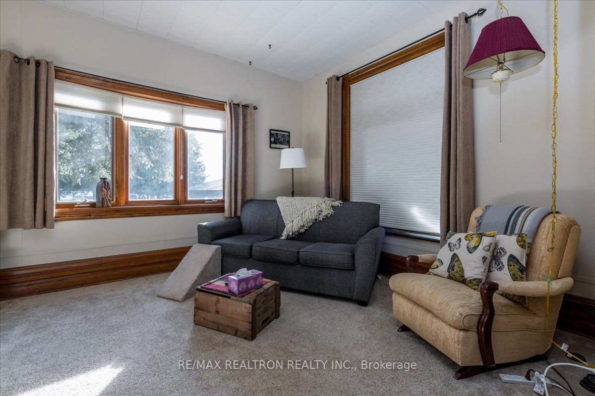 236787 13 Grey Road Property Photo 9