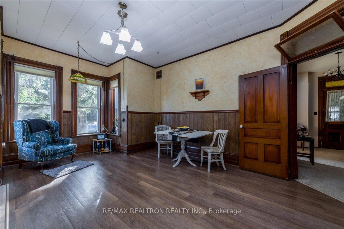 236787 13 Grey Road Property Photo 11