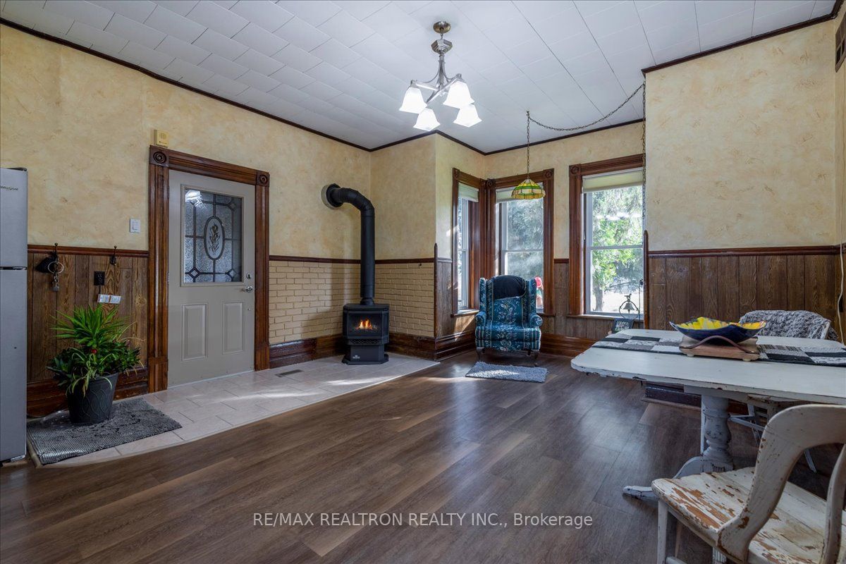236787 13 Grey Road Property Photo 12
