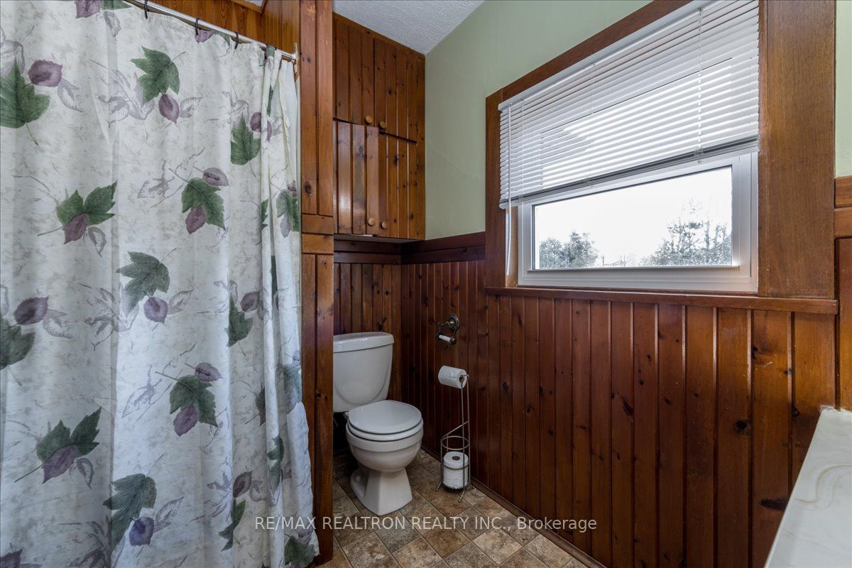 236787 13 Grey Road Property Photo 15